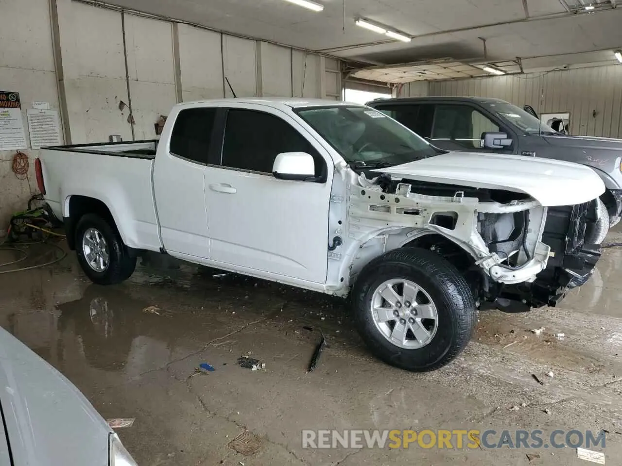 4 Photograph of a damaged car 1GCHSBEN5K1136649 CHEVROLET COLORADO 2019