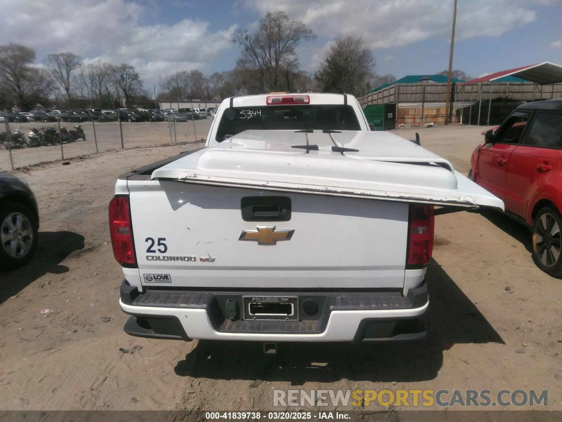 16 Photograph of a damaged car 1GCHSBEN7K1118301 CHEVROLET COLORADO 2019