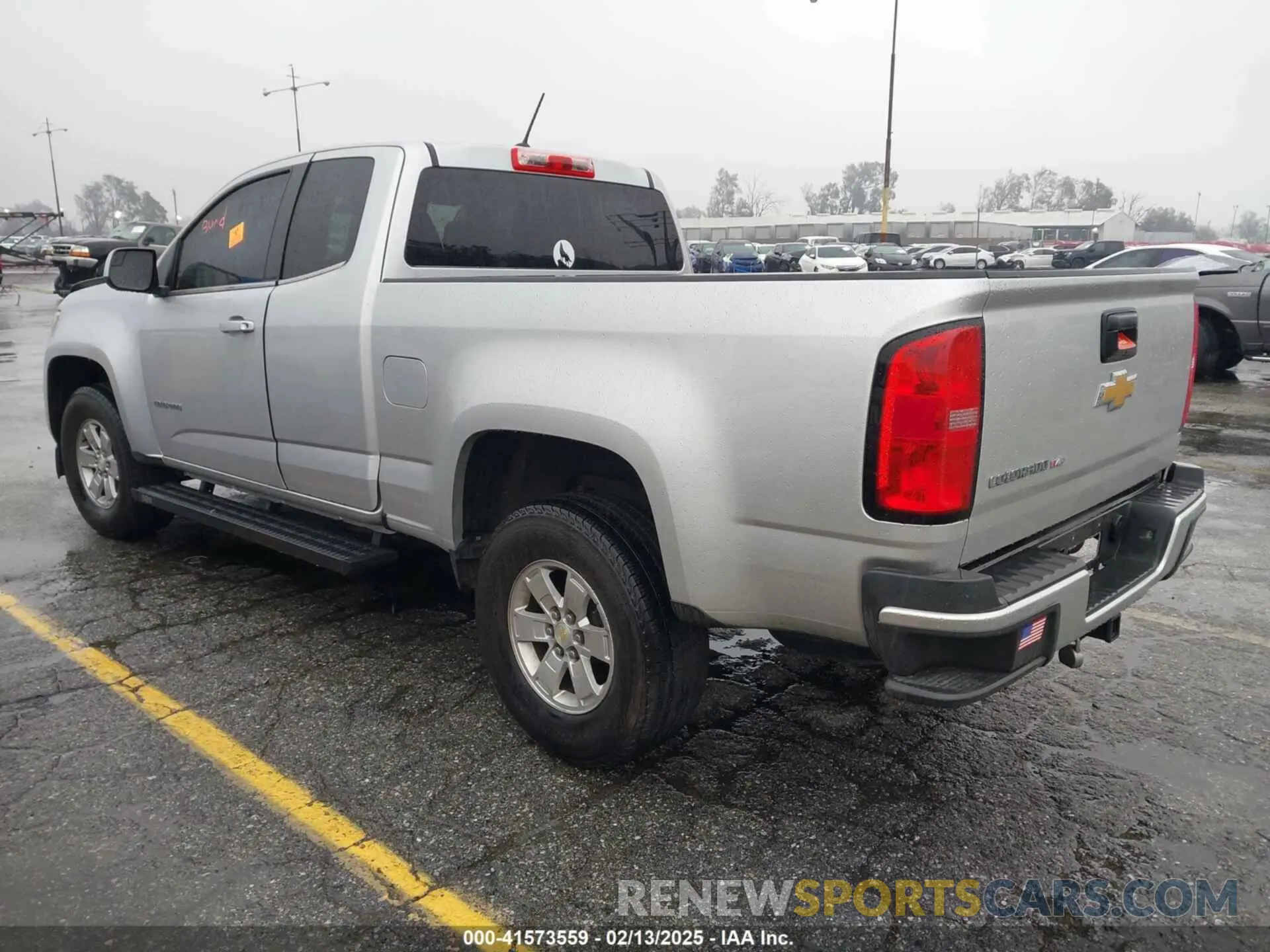 3 Photograph of a damaged car 1GCHSBEN8K1355914 CHEVROLET COLORADO 2019
