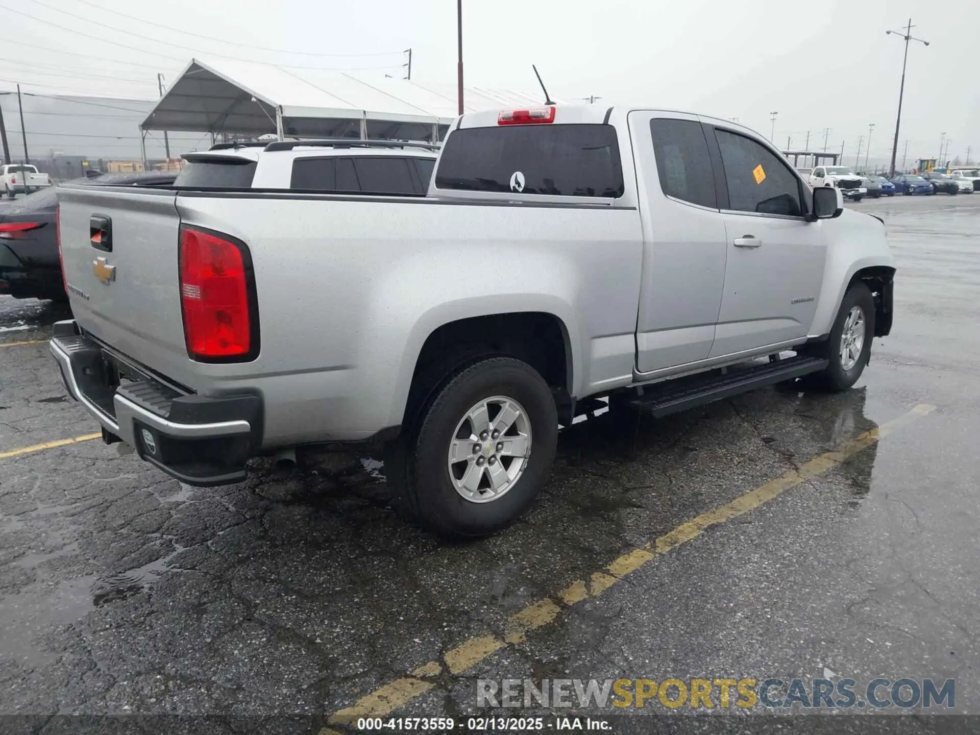 4 Photograph of a damaged car 1GCHSBEN8K1355914 CHEVROLET COLORADO 2019