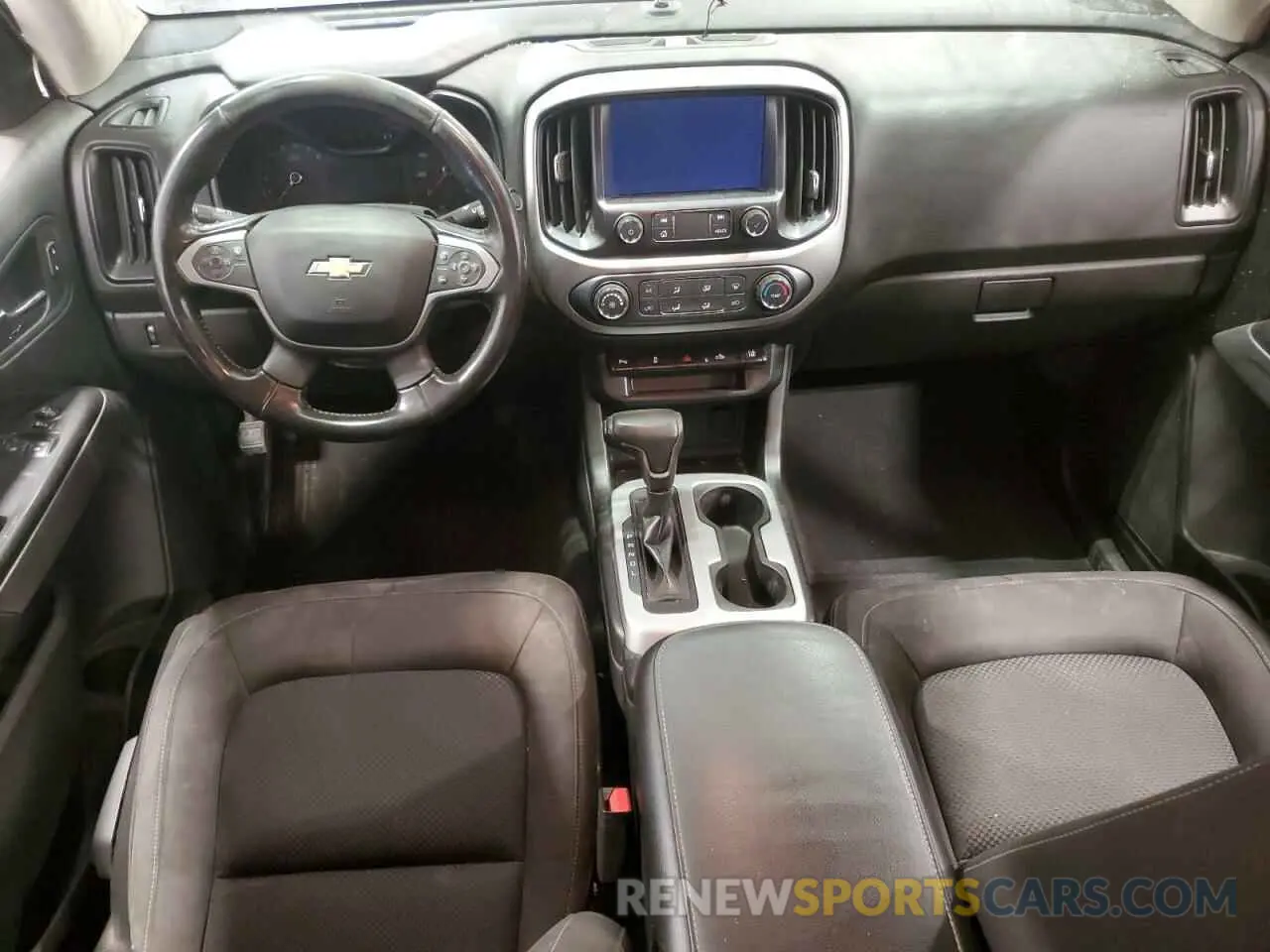 8 Photograph of a damaged car 1GCHSCEAXK1174445 CHEVROLET COLORADO 2019