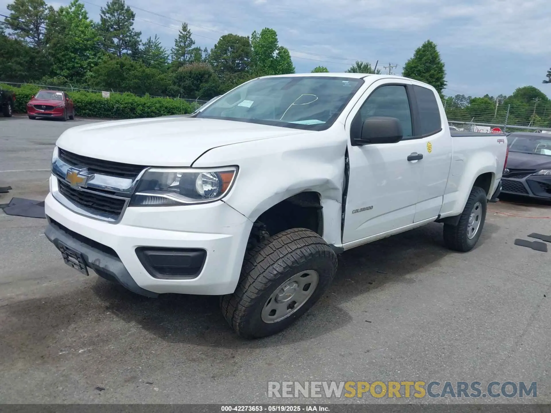 2 Photograph of a damaged car 1GCHTBEA5K1221307 CHEVROLET COLORADO 2019