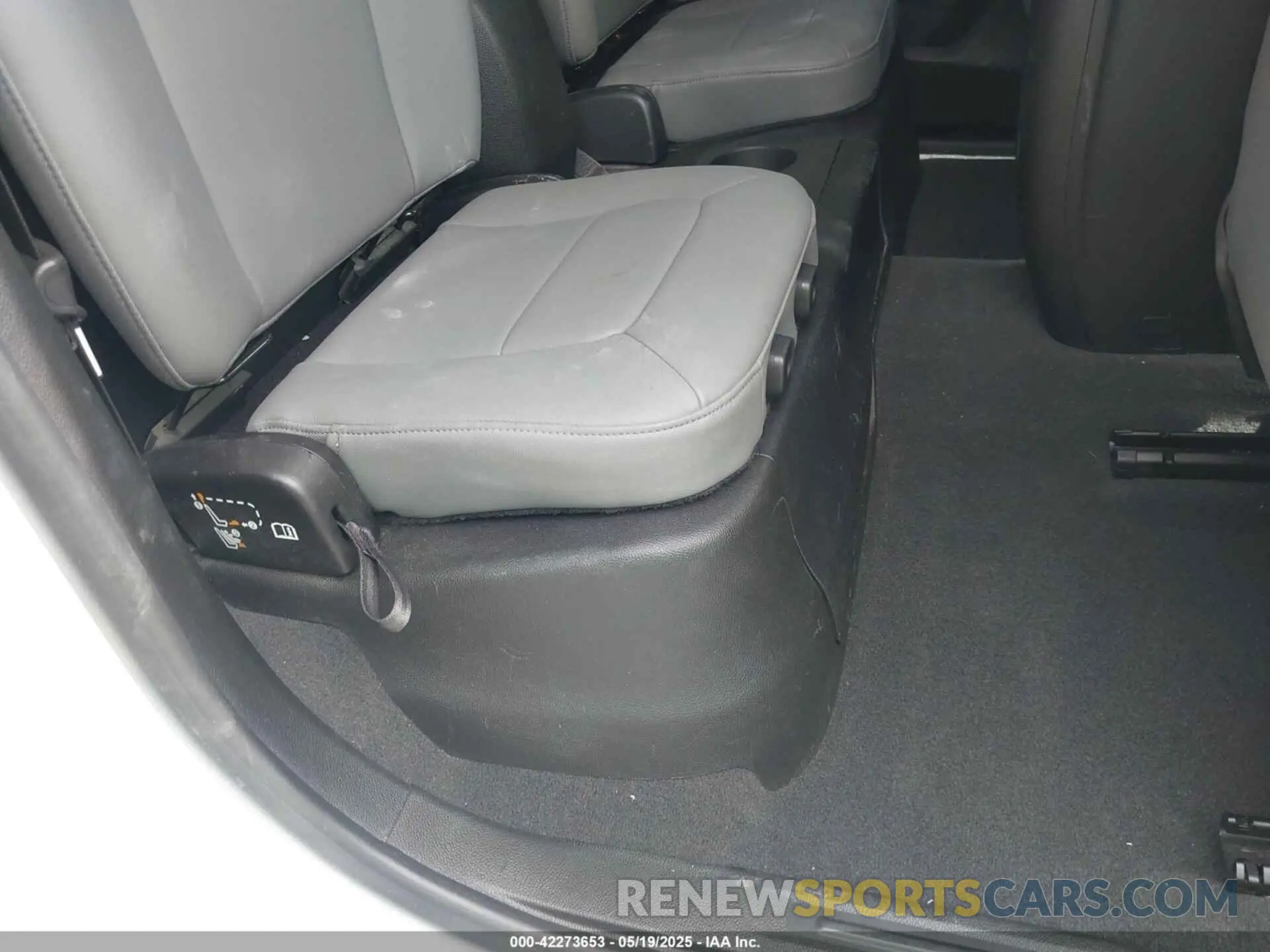 8 Photograph of a damaged car 1GCHTBEA5K1221307 CHEVROLET COLORADO 2019