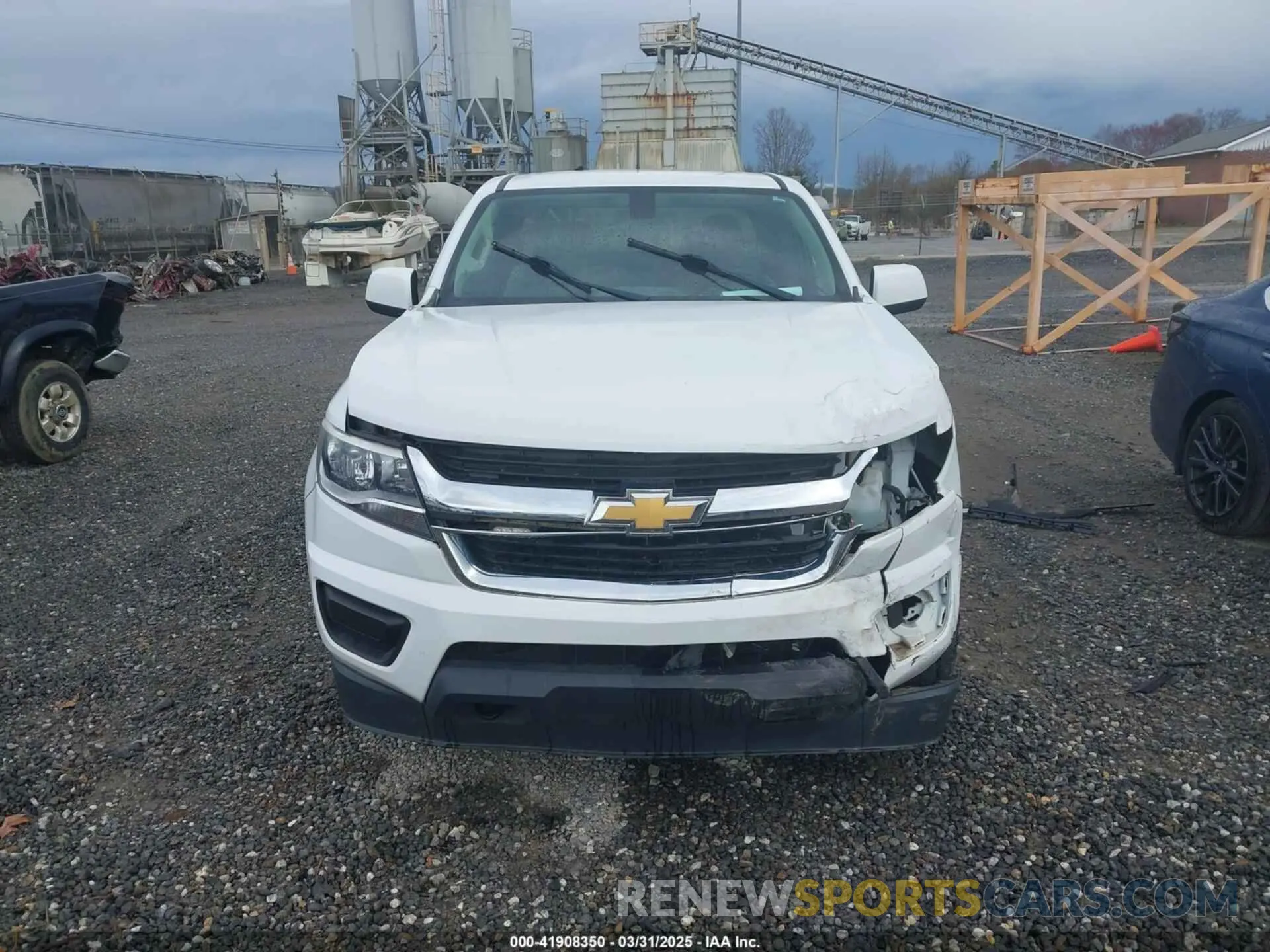 13 Photograph of a damaged car 1GCHTBEAXK1307986 CHEVROLET COLORADO 2019