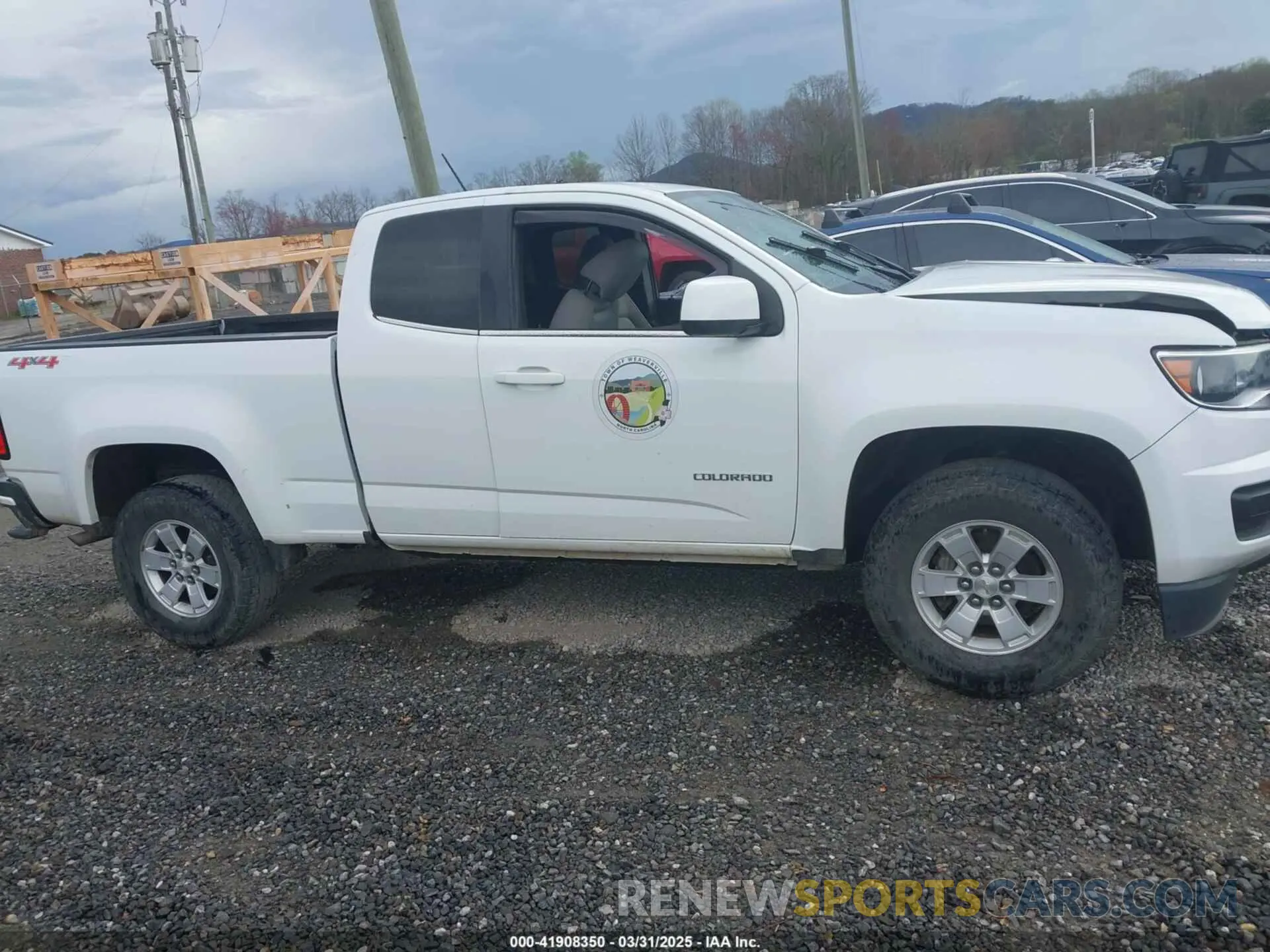 14 Photograph of a damaged car 1GCHTBEAXK1307986 CHEVROLET COLORADO 2019