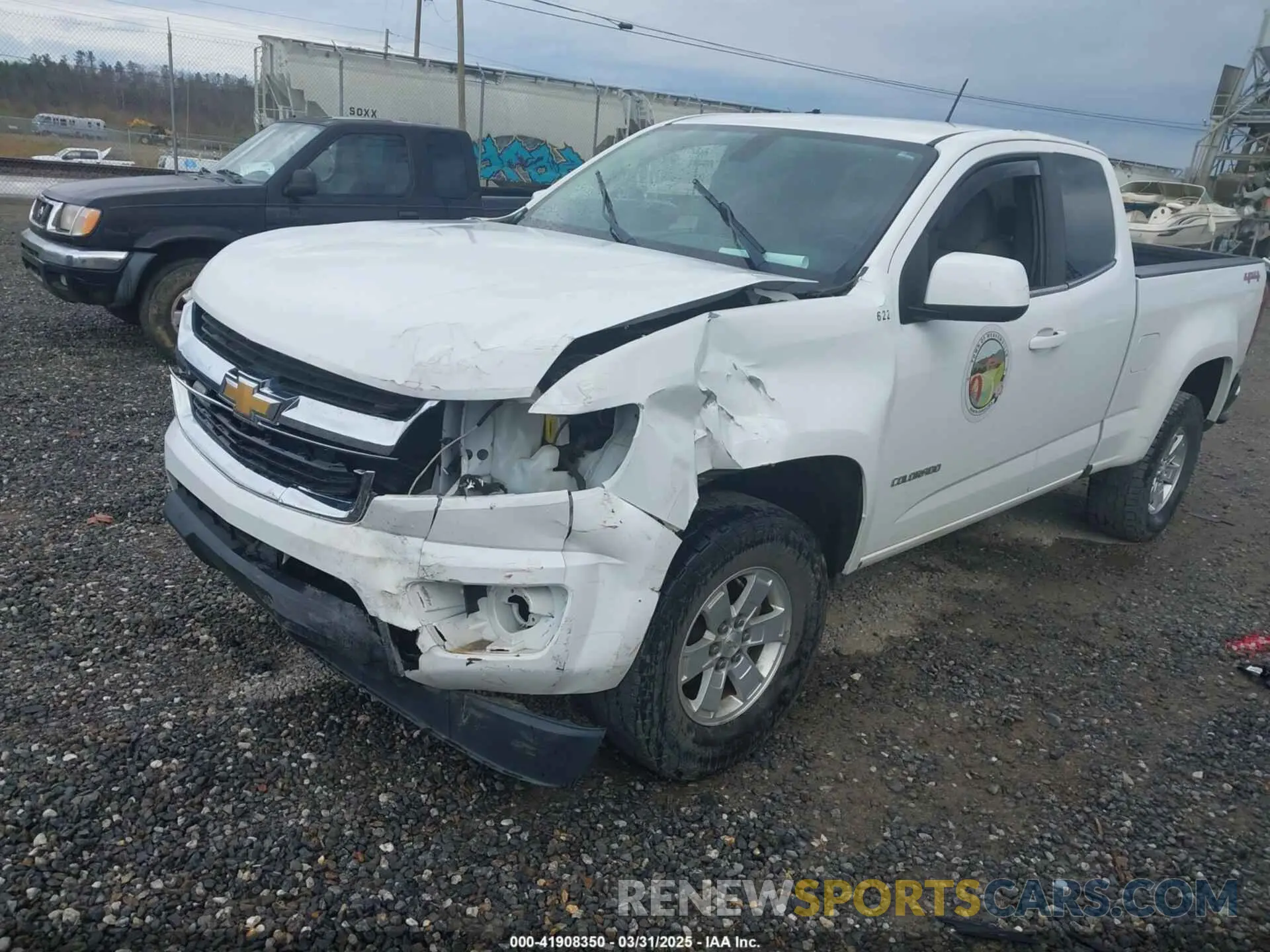 2 Photograph of a damaged car 1GCHTBEAXK1307986 CHEVROLET COLORADO 2019