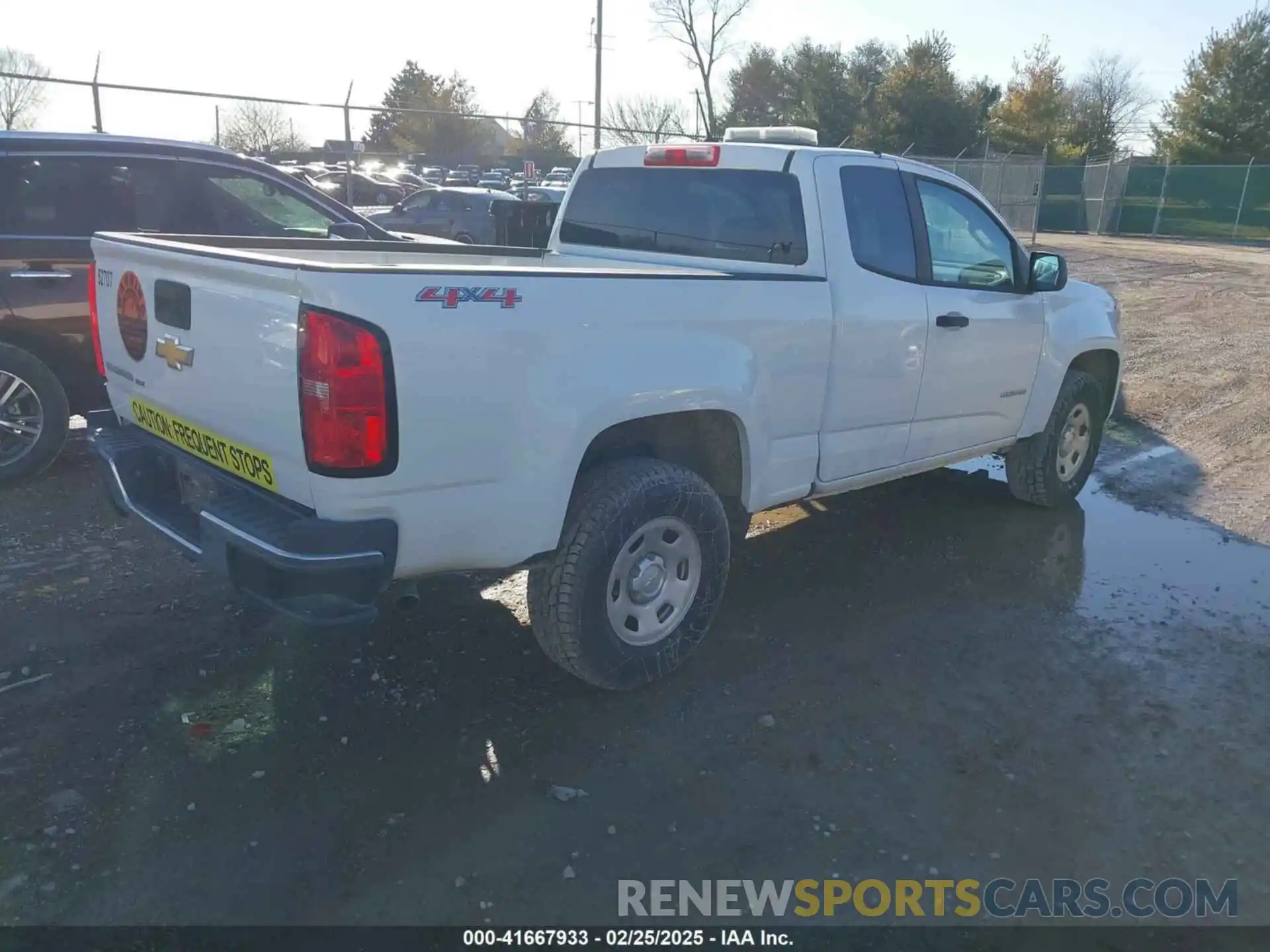 4 Photograph of a damaged car 1GCHTBEN0K1152707 CHEVROLET COLORADO 2019