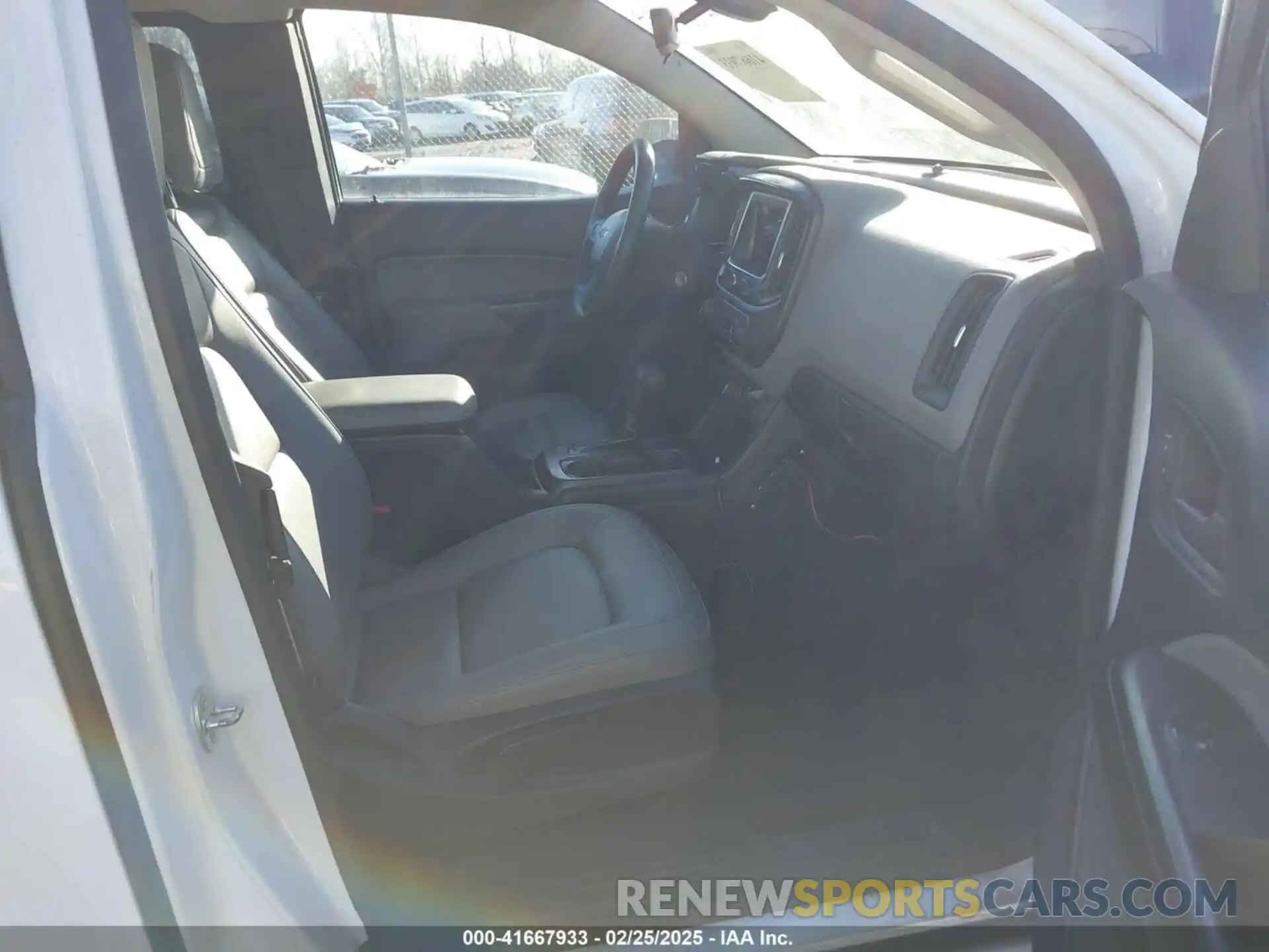 5 Photograph of a damaged car 1GCHTBEN0K1152707 CHEVROLET COLORADO 2019