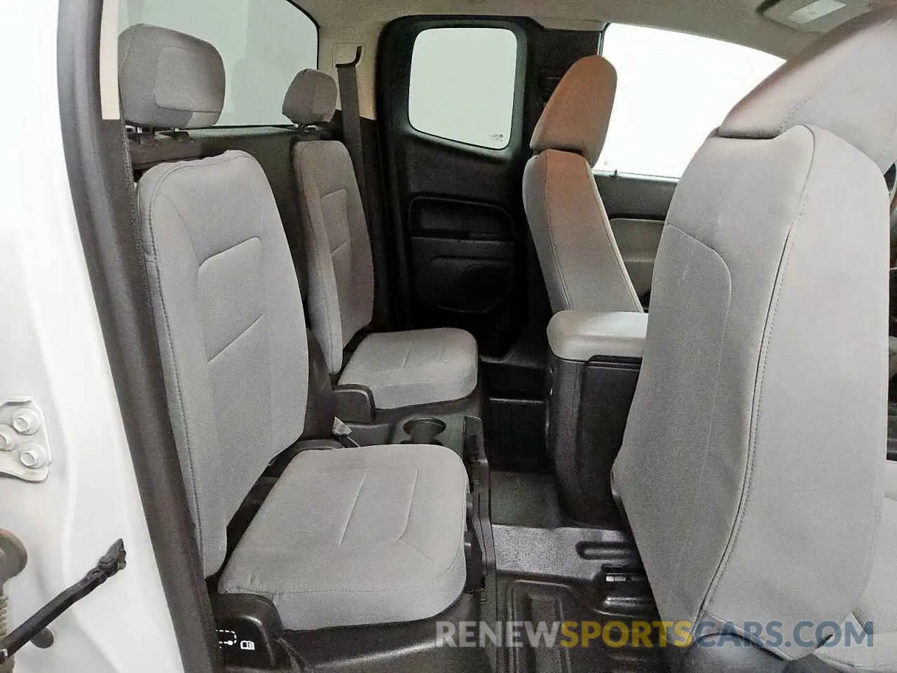 10 Photograph of a damaged car 1GCHTBEN2K1226743 CHEVROLET COLORADO 2019