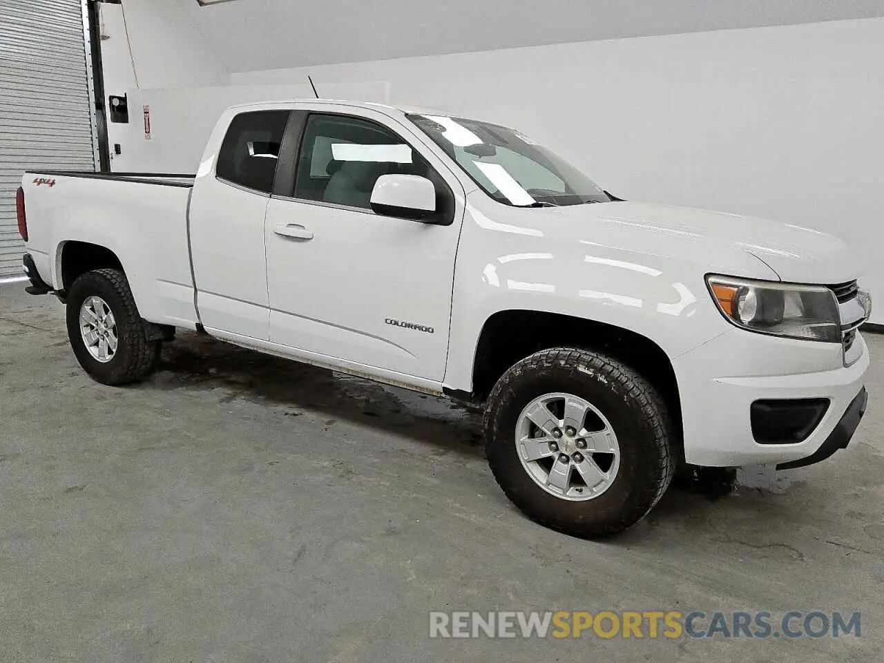 4 Photograph of a damaged car 1GCHTBEN2K1226743 CHEVROLET COLORADO 2019