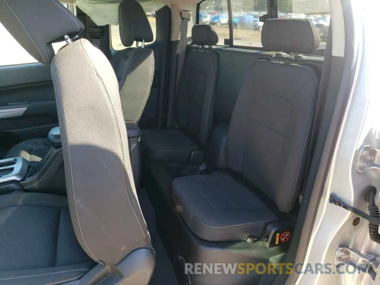 10 Photograph of a damaged car 1GCHTCEN2K1232824 CHEVROLET COLORADO 2019