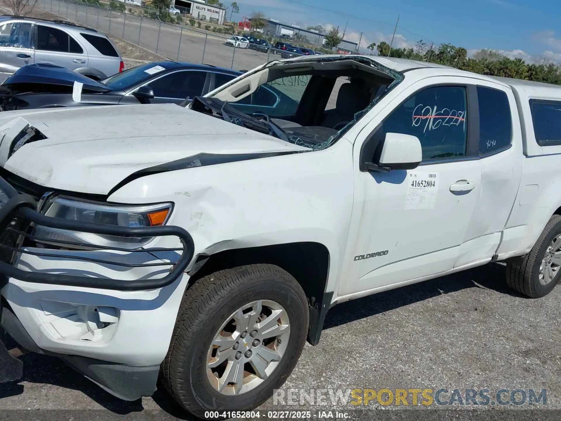 13 Photograph of a damaged car 1GCHTCEN4K1175283 CHEVROLET COLORADO 2019