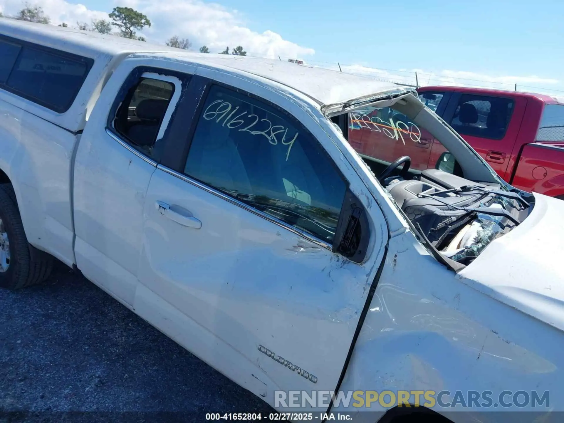 15 Photograph of a damaged car 1GCHTCEN4K1175283 CHEVROLET COLORADO 2019