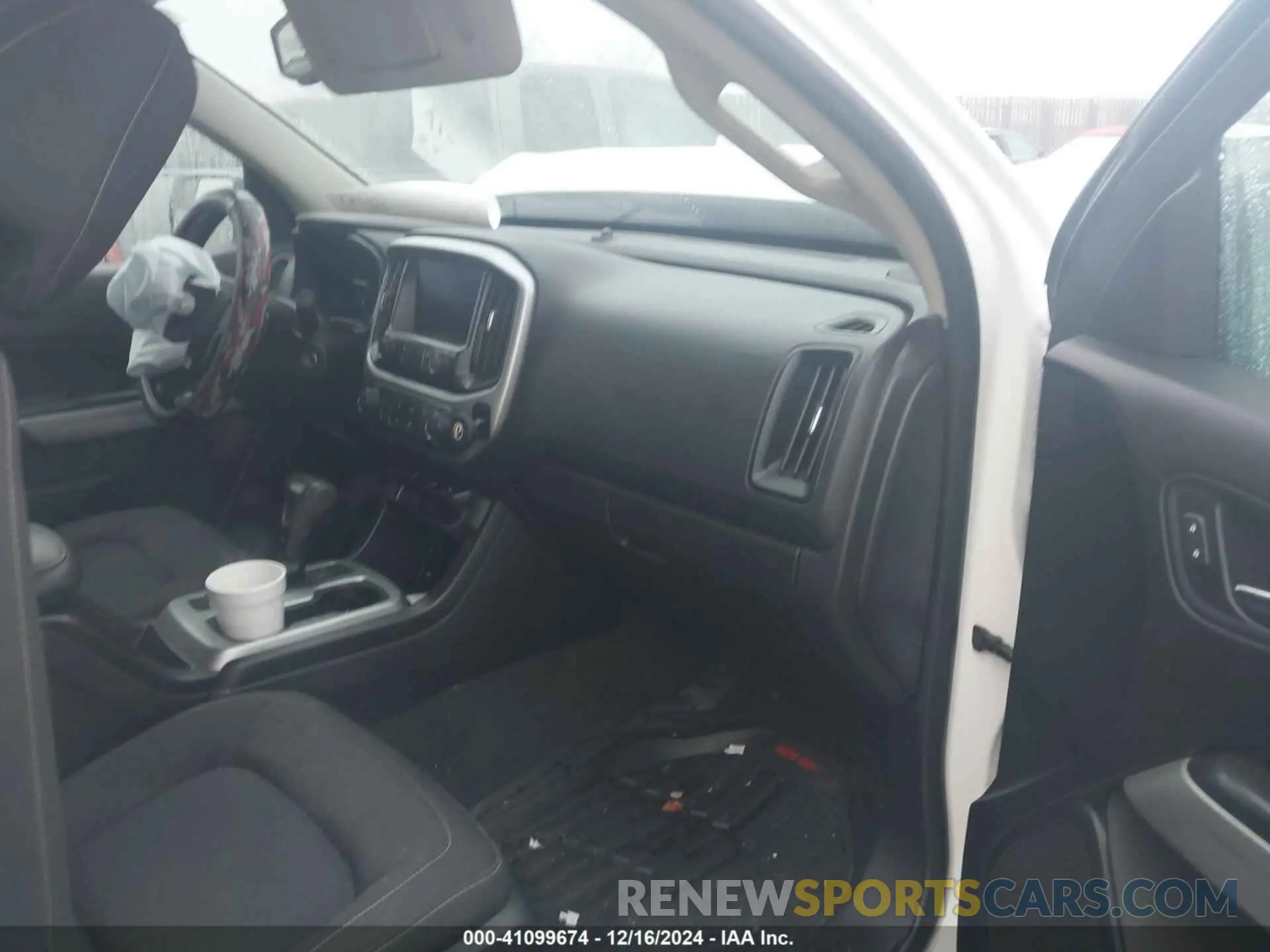 5 Photograph of a damaged car 1GCHTCEN6K1140471 CHEVROLET COLORADO 2019