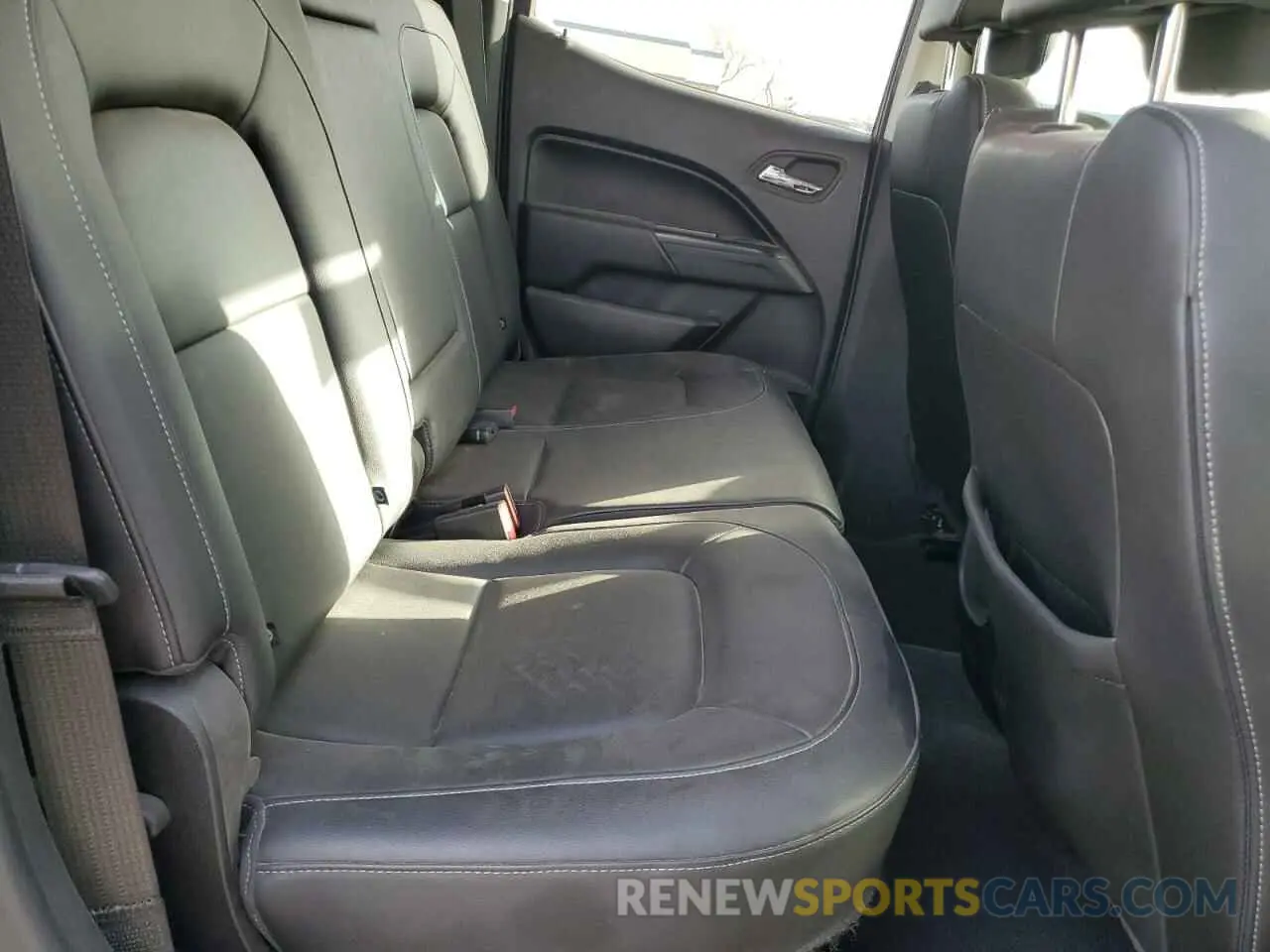 10 Photograph of a damaged car 1GCPTEE13K1129366 CHEVROLET COLORADO 2019