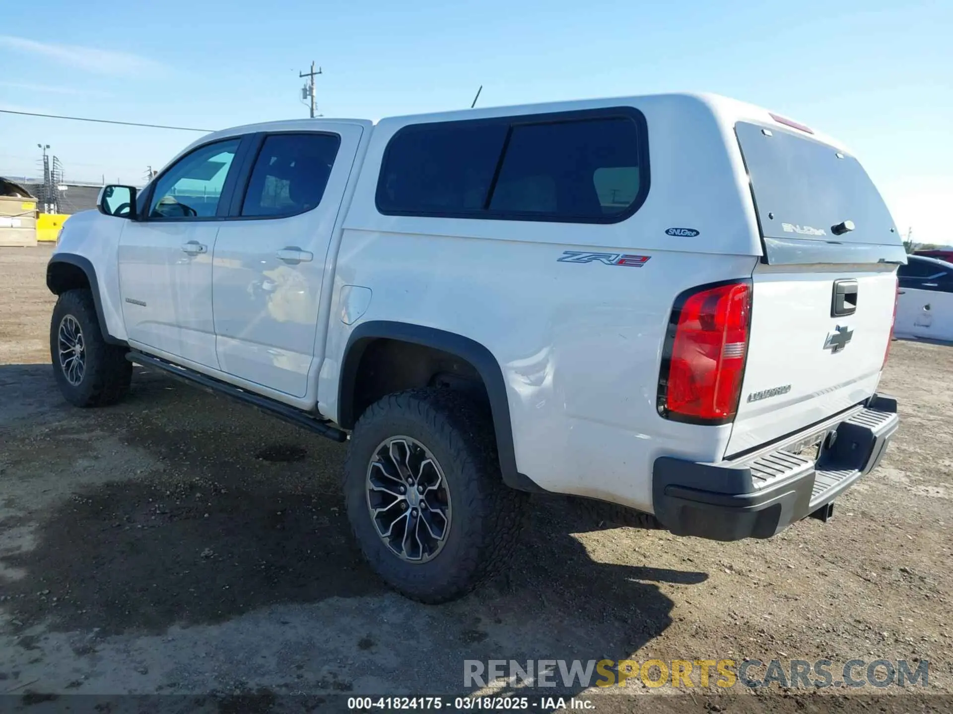 3 Photograph of a damaged car 1GCPTEE15K1191030 CHEVROLET COLORADO 2019