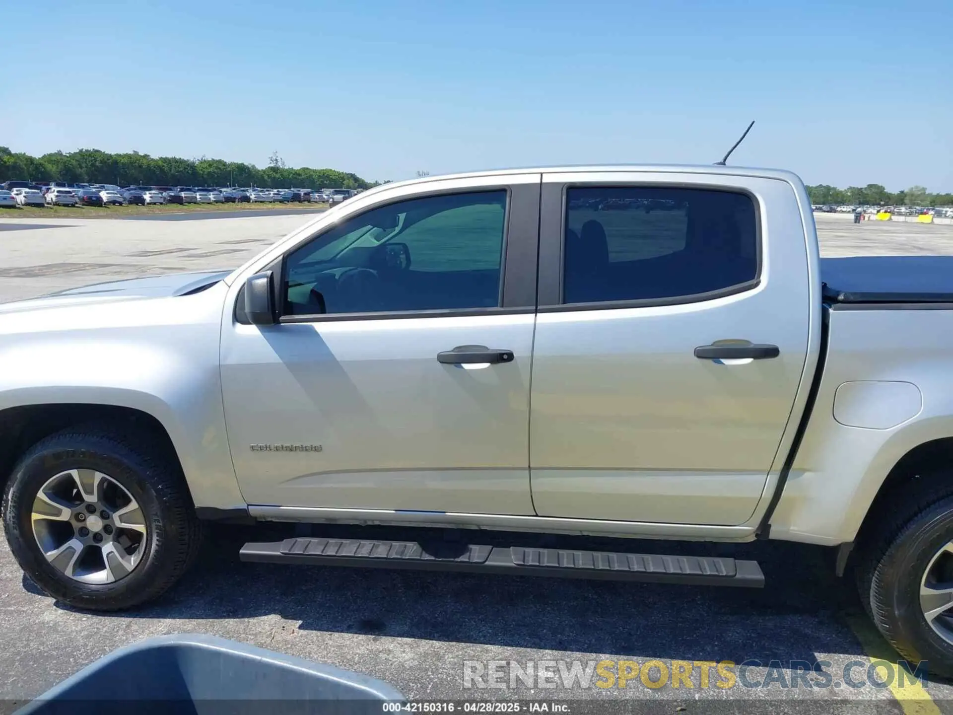 14 Photograph of a damaged car 1GCGSBEA1L1105425 CHEVROLET COLORADO 2020
