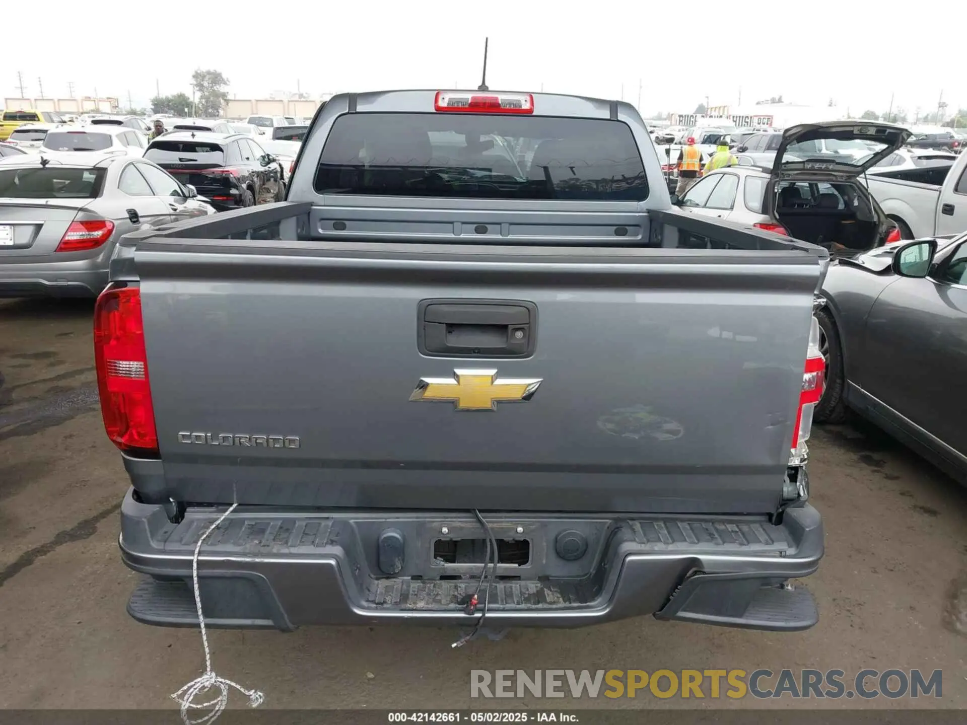 17 Photograph of a damaged car 1GCGSBEA6L1148335 CHEVROLET COLORADO 2020