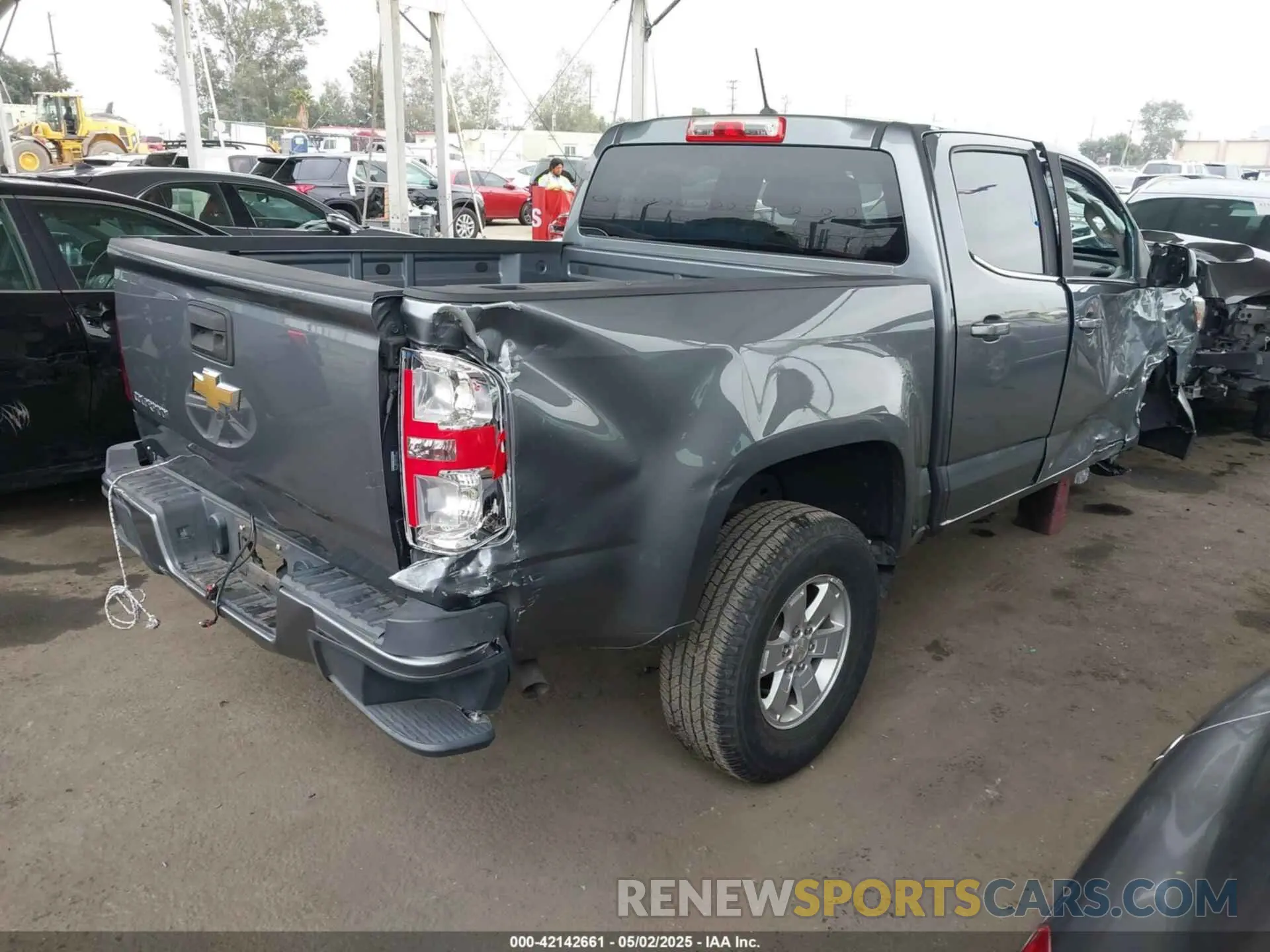 4 Photograph of a damaged car 1GCGSBEA6L1148335 CHEVROLET COLORADO 2020