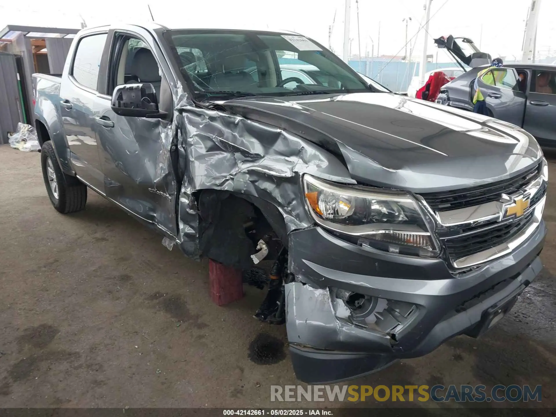 6 Photograph of a damaged car 1GCGSBEA6L1148335 CHEVROLET COLORADO 2020