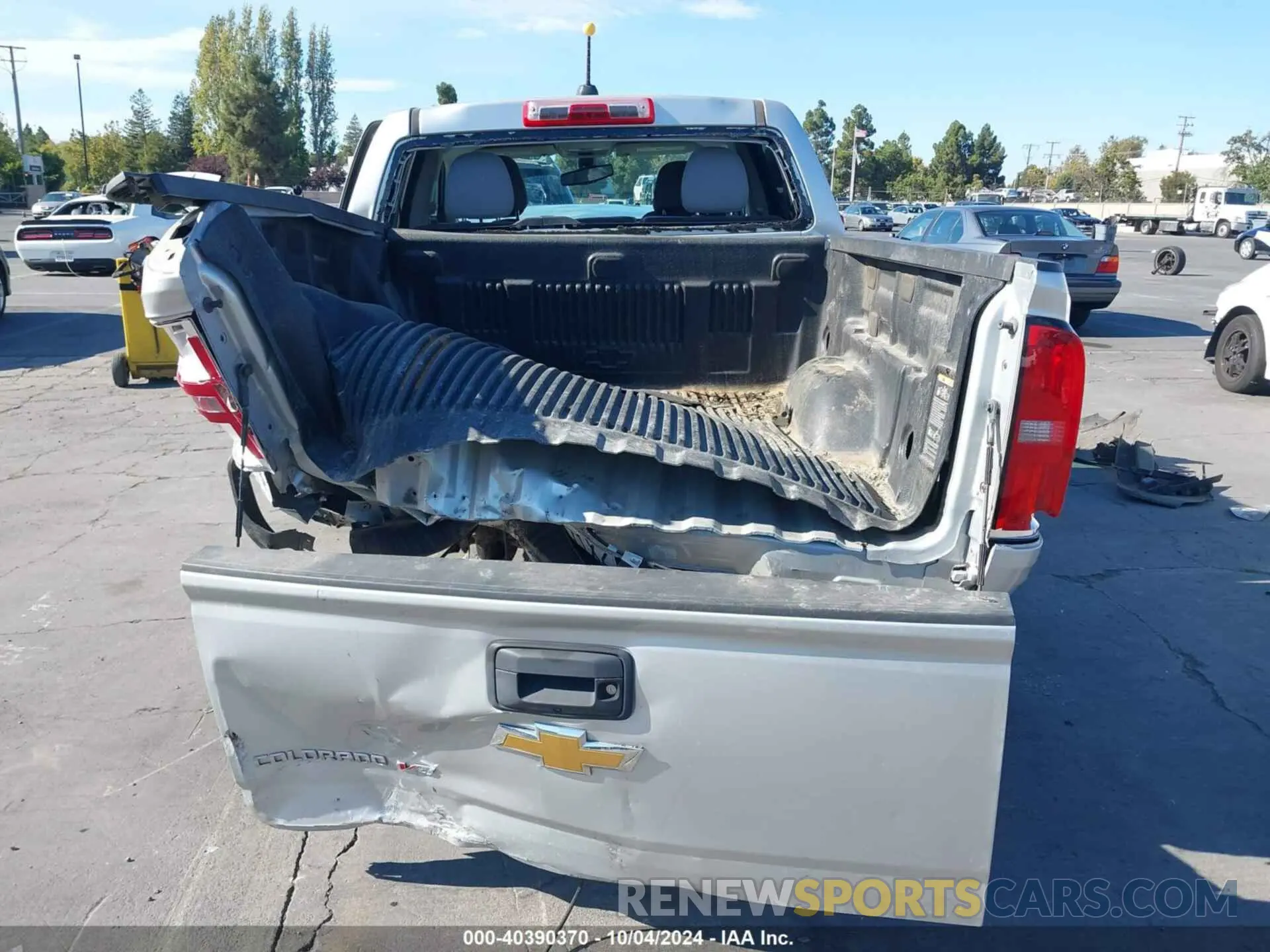 15 Photograph of a damaged car 1GCGSBEN0L1209889 CHEVROLET COLORADO 2020
