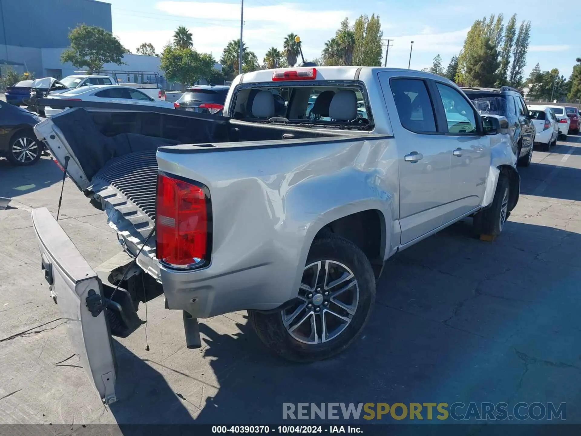 4 Photograph of a damaged car 1GCGSBEN0L1209889 CHEVROLET COLORADO 2020