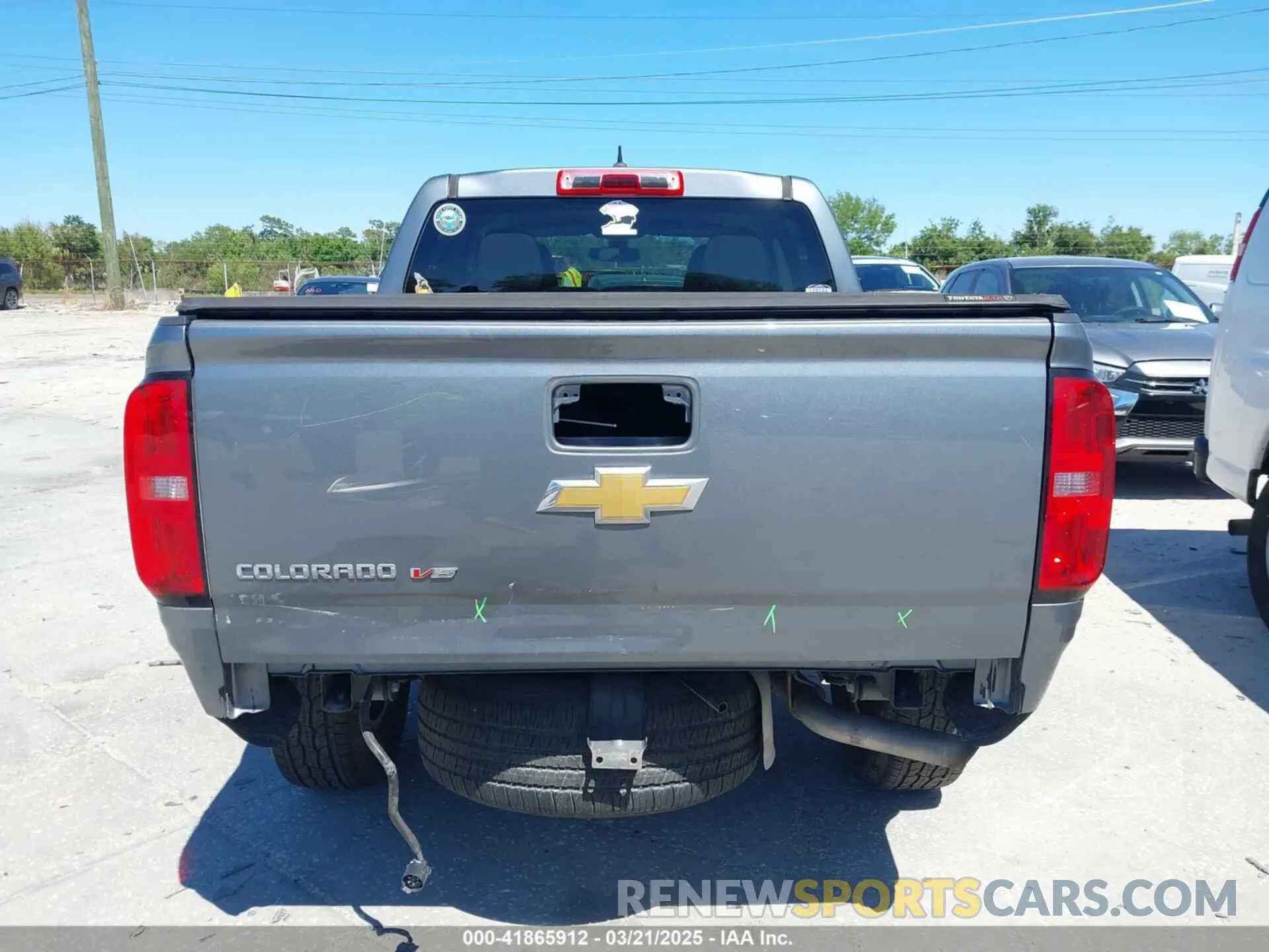 17 Photograph of a damaged car 1GCGSBEN5L1119170 CHEVROLET COLORADO 2020