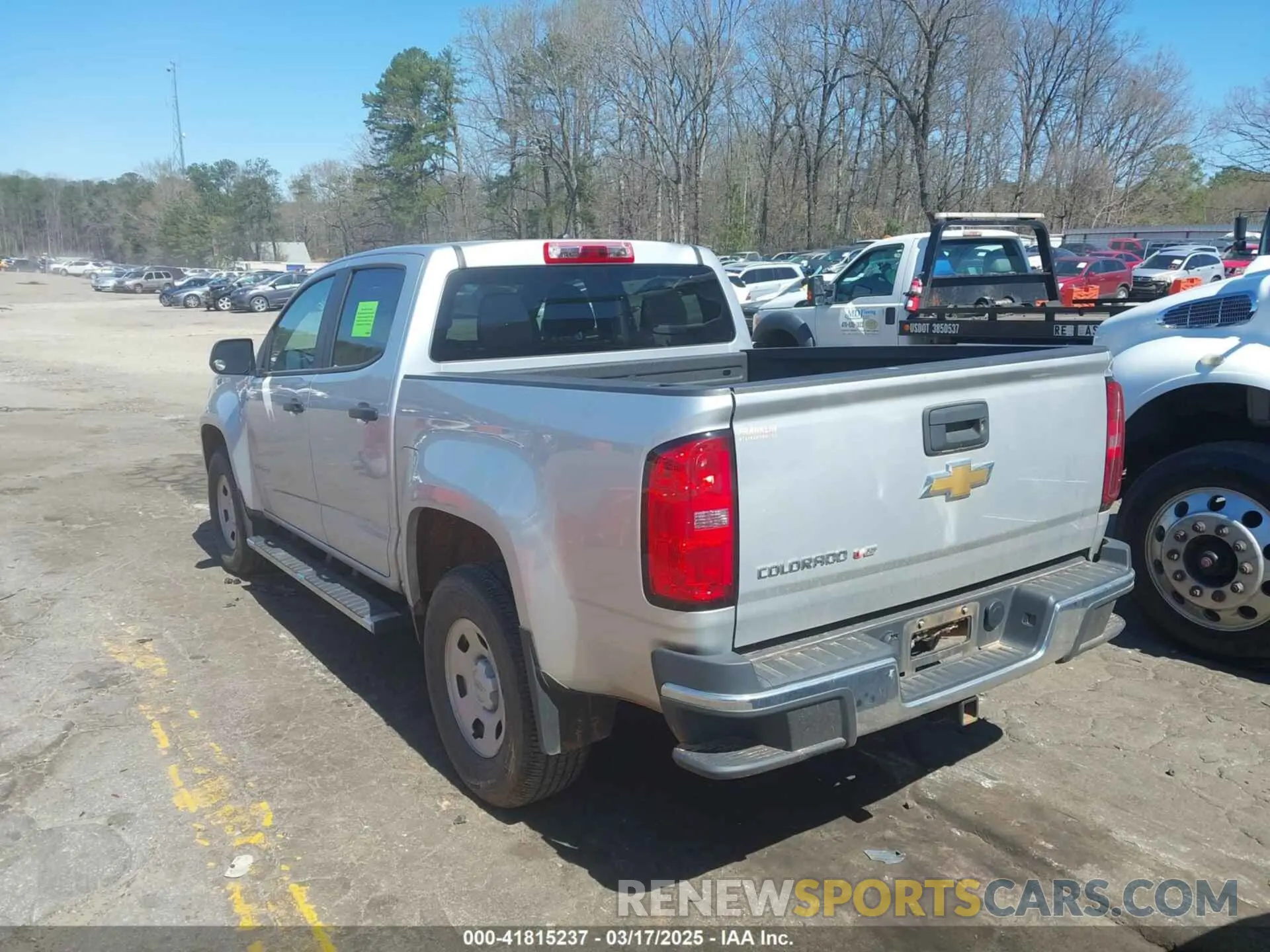 3 Photograph of a damaged car 1GCGSBEN7L1122460 CHEVROLET COLORADO 2020