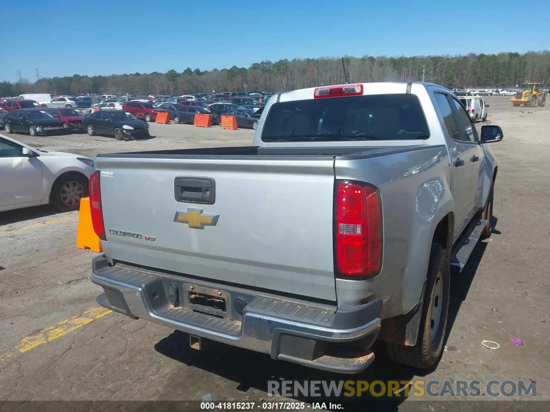 4 Photograph of a damaged car 1GCGSBEN7L1122460 CHEVROLET COLORADO 2020