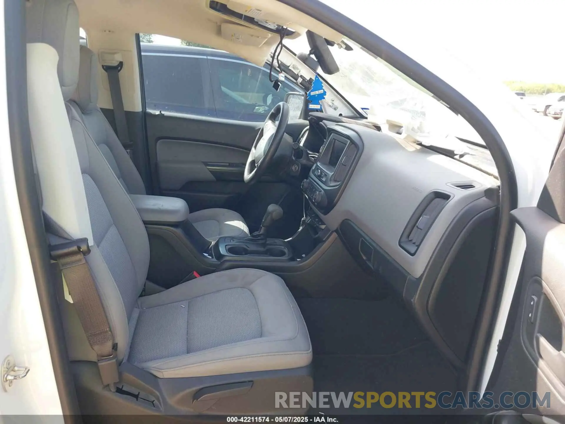 5 Photograph of a damaged car 1GCGSBENXL1219328 CHEVROLET COLORADO 2020