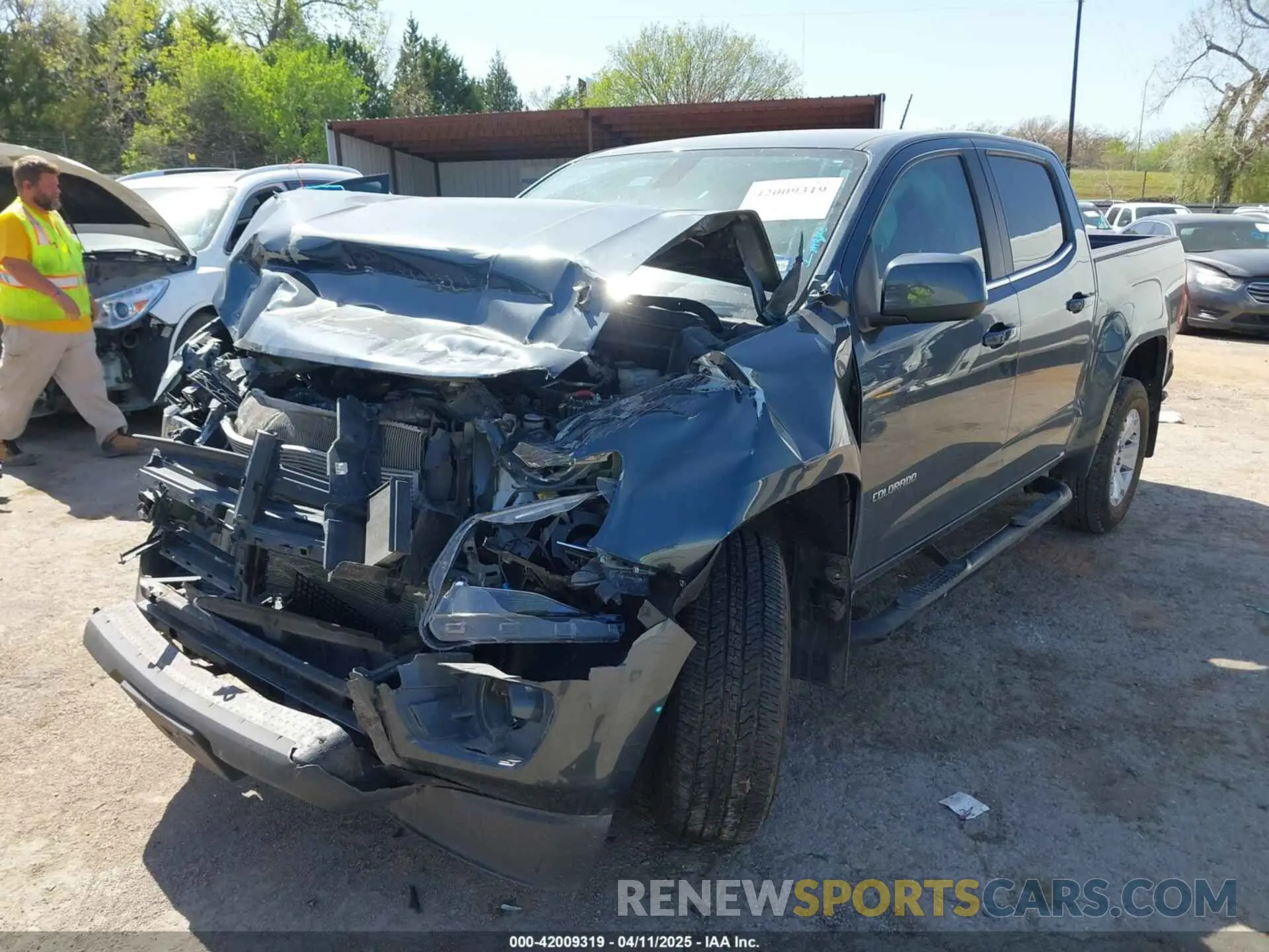2 Photograph of a damaged car 1GCGSCEA9L1105629 CHEVROLET COLORADO 2020