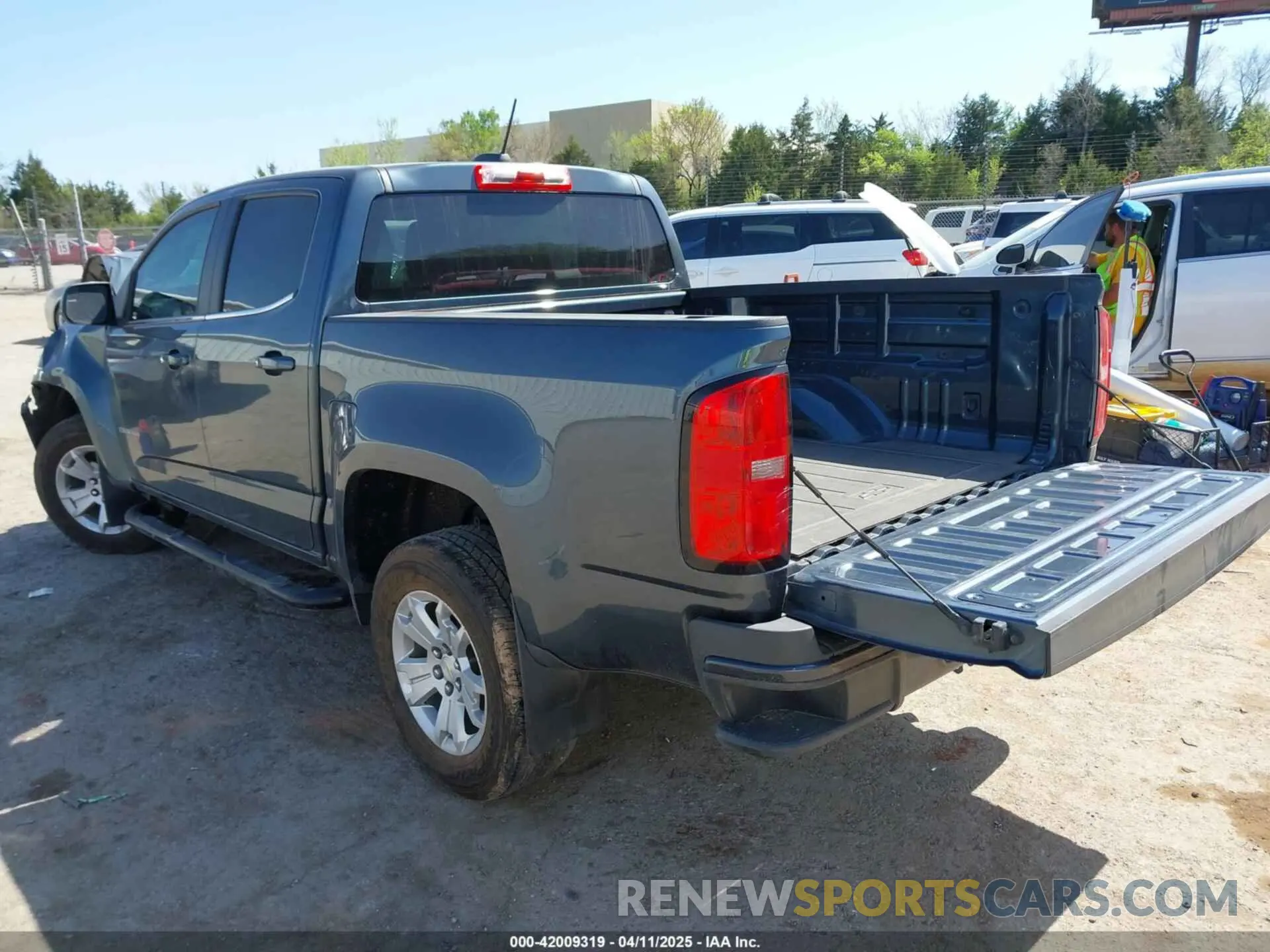 3 Photograph of a damaged car 1GCGSCEA9L1105629 CHEVROLET COLORADO 2020