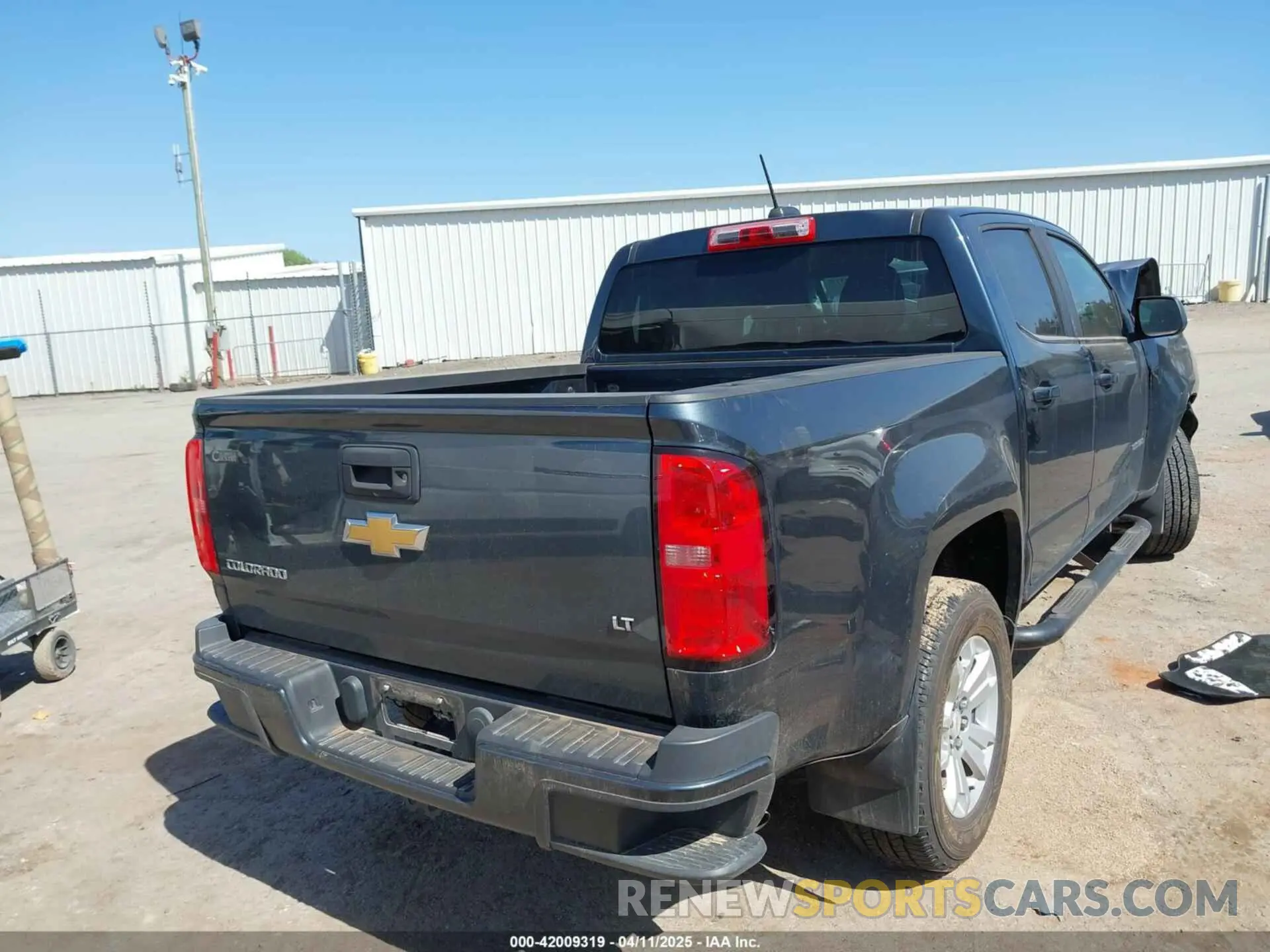 4 Photograph of a damaged car 1GCGSCEA9L1105629 CHEVROLET COLORADO 2020