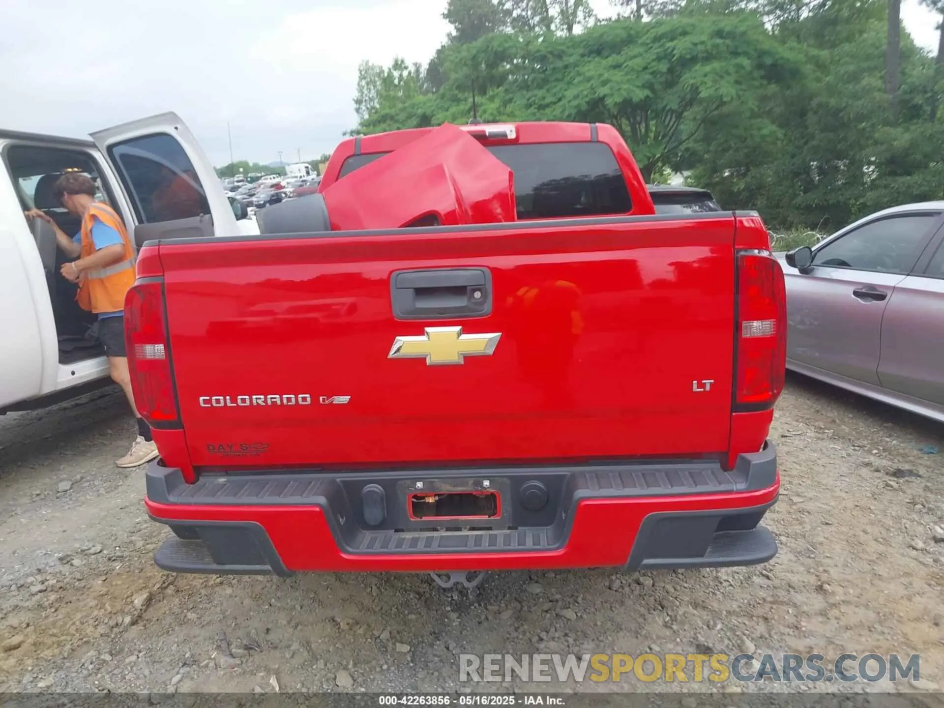 16 Photograph of a damaged car 1GCGSCEN3L1131811 CHEVROLET COLORADO 2020