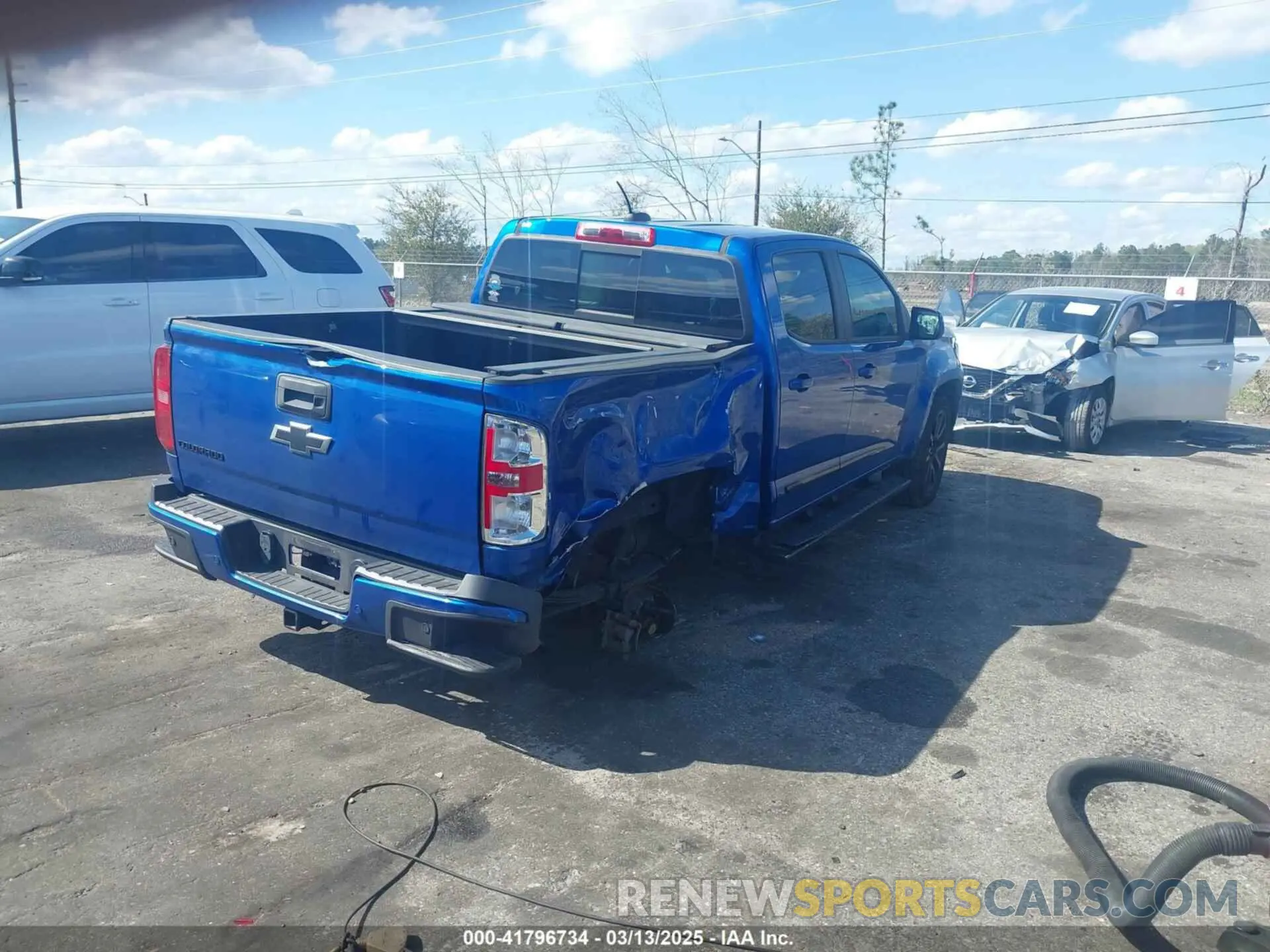 4 Photograph of a damaged car 1GCGSCEN3L1214610 CHEVROLET COLORADO 2020