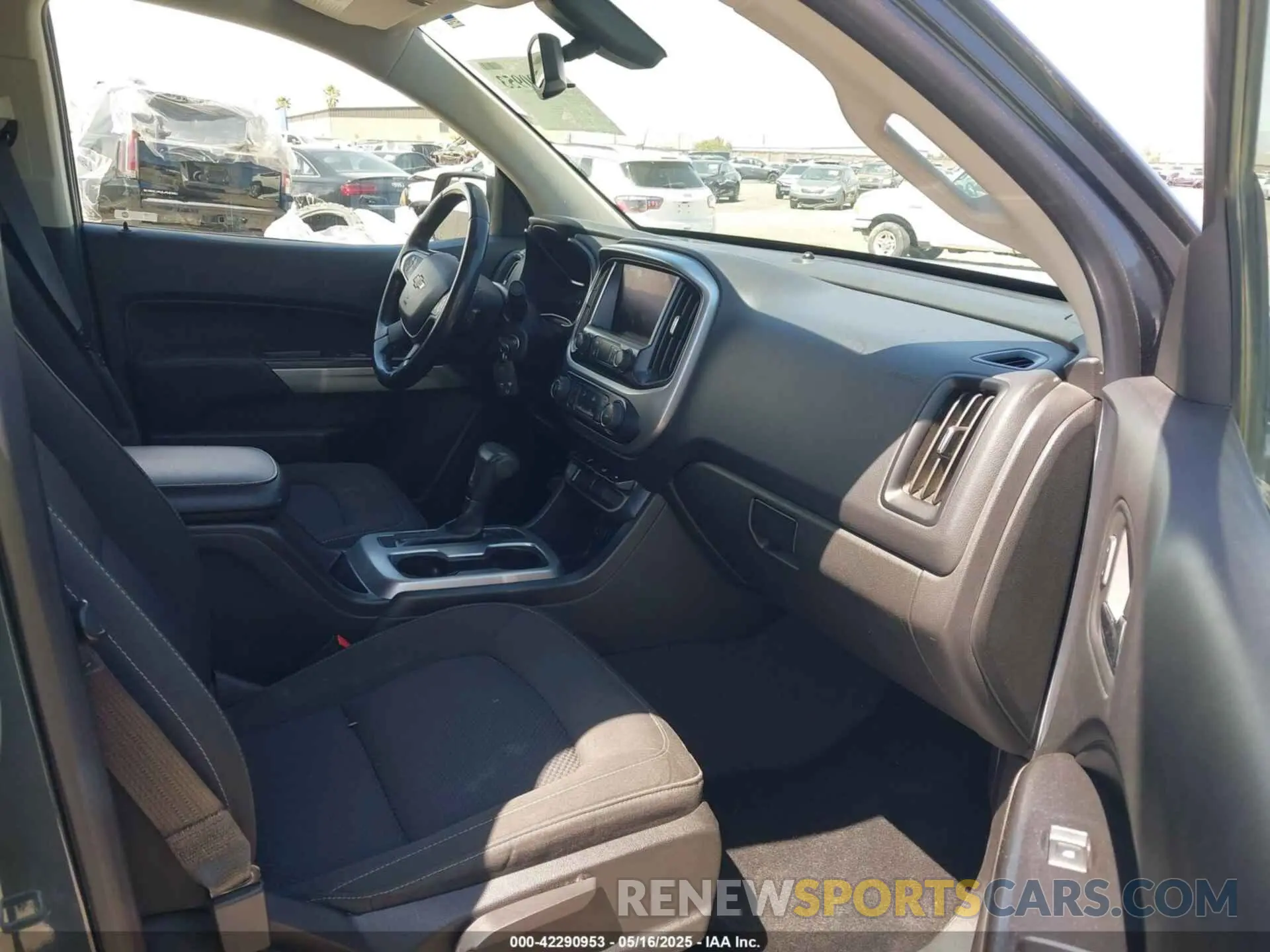 5 Photograph of a damaged car 1GCGSCEN9L1109361 CHEVROLET COLORADO 2020