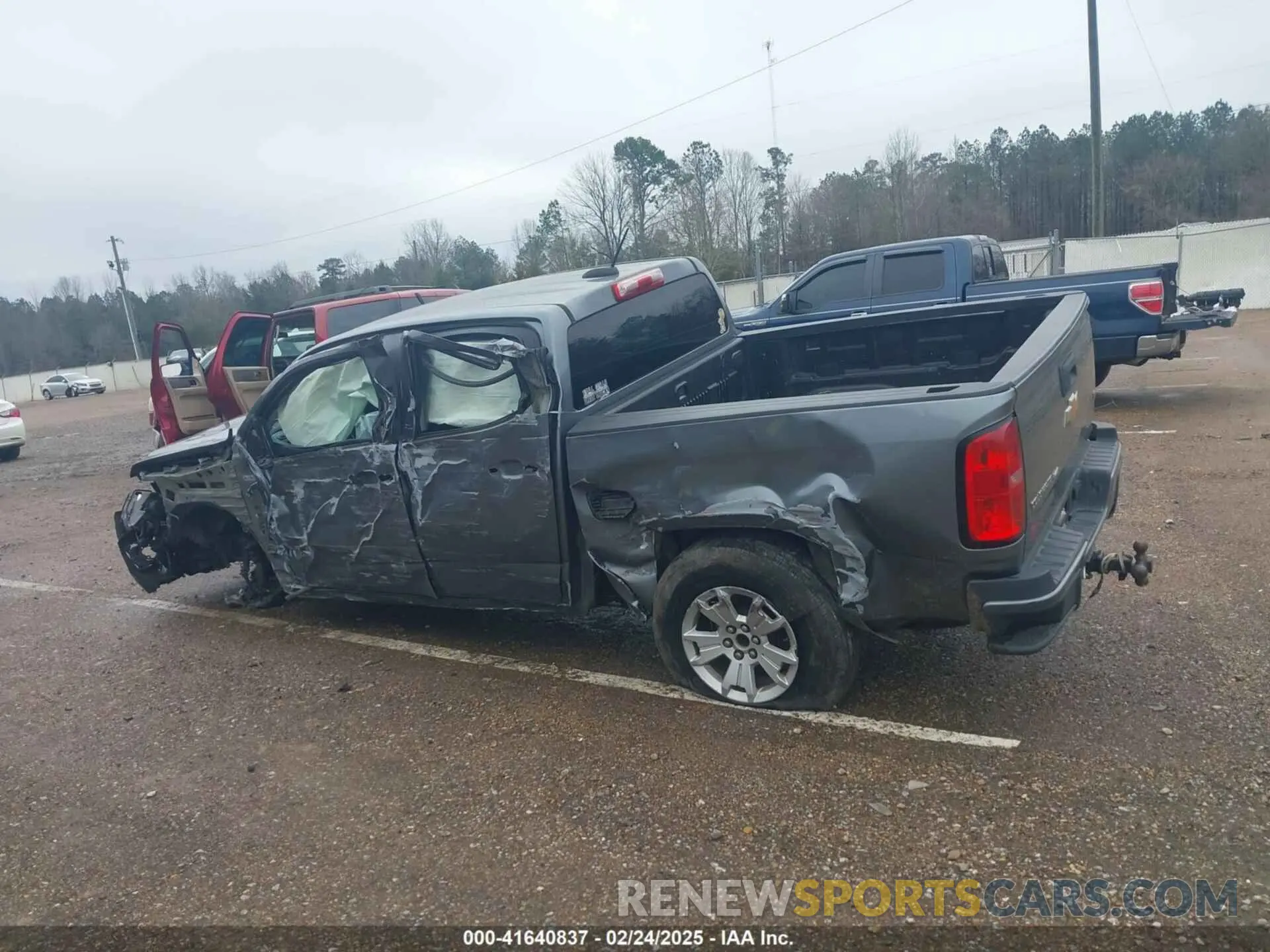 15 Photograph of a damaged car 1GCGSCEN9L1123390 CHEVROLET COLORADO 2020