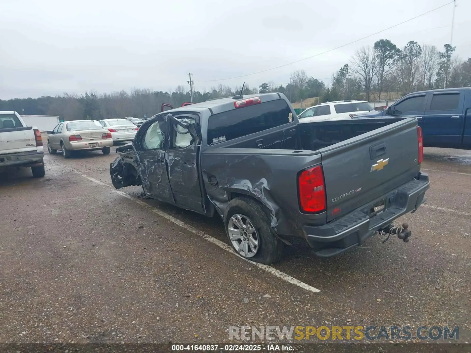 3 Photograph of a damaged car 1GCGSCEN9L1123390 CHEVROLET COLORADO 2020