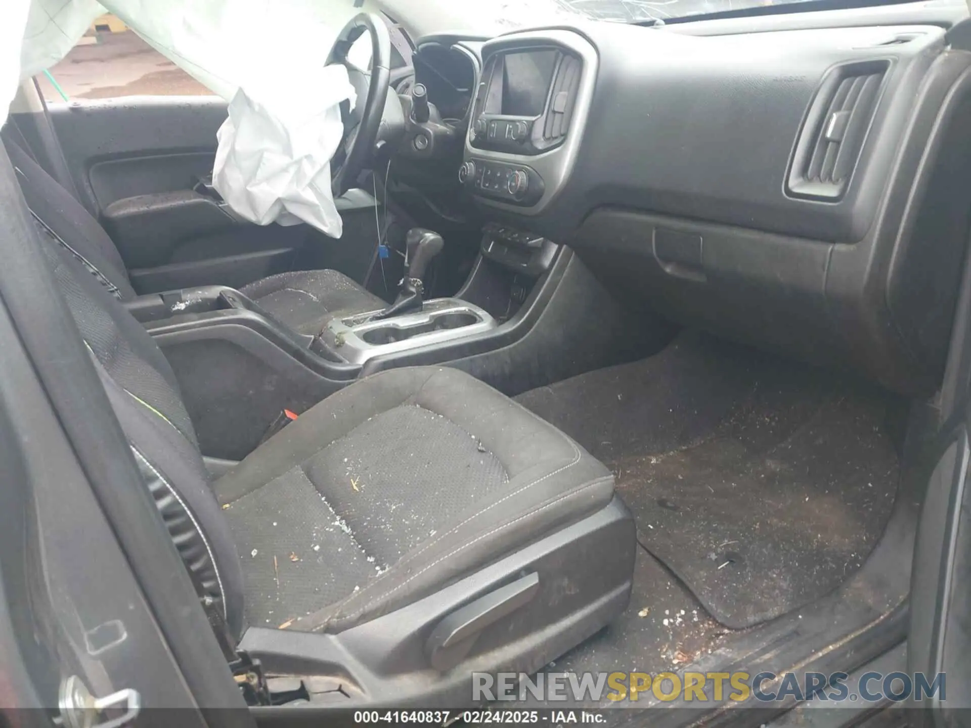 5 Photograph of a damaged car 1GCGSCEN9L1123390 CHEVROLET COLORADO 2020