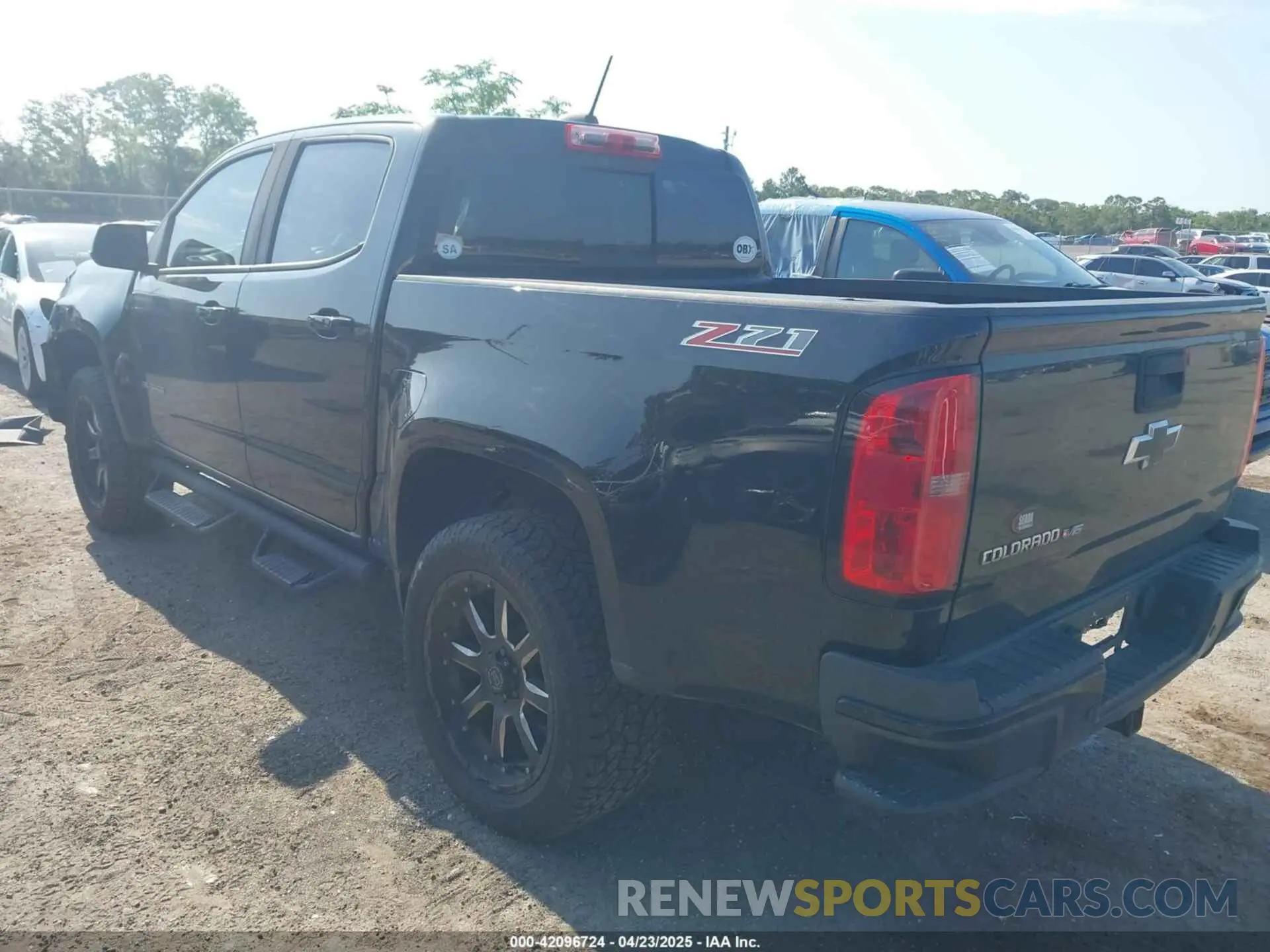 3 Photograph of a damaged car 1GCGSDEN2L1122555 CHEVROLET COLORADO 2020