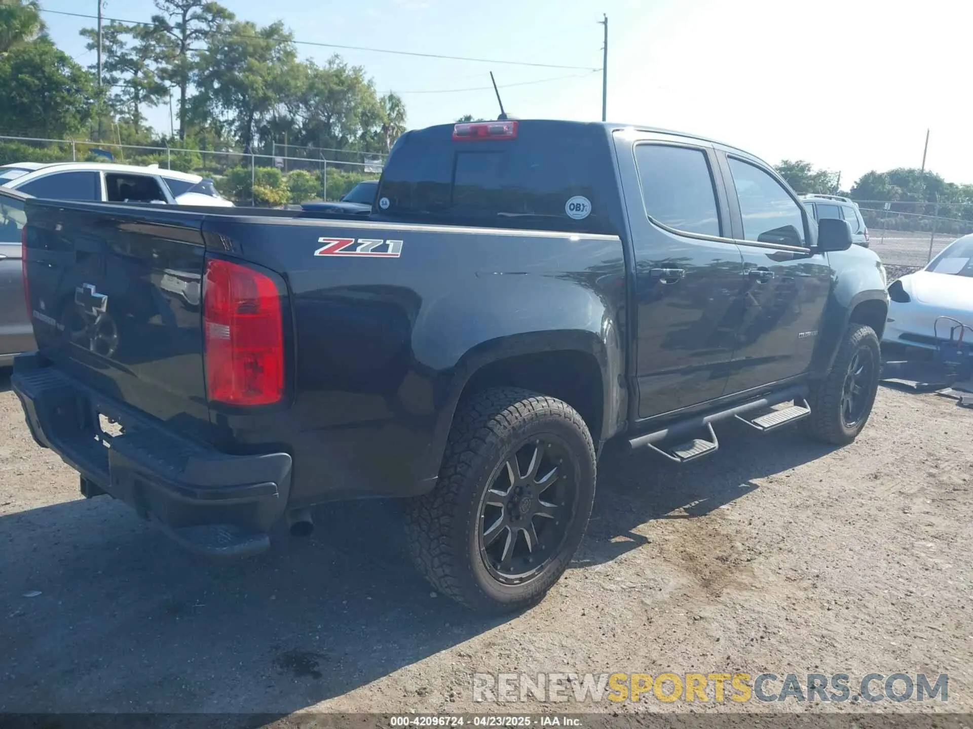 4 Photograph of a damaged car 1GCGSDEN2L1122555 CHEVROLET COLORADO 2020