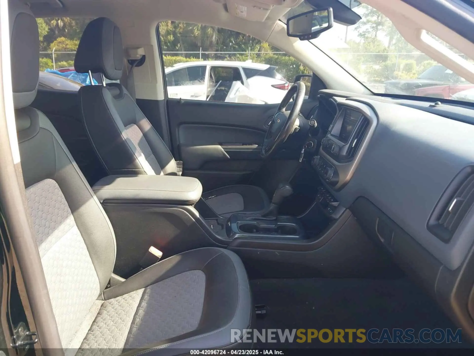 5 Photograph of a damaged car 1GCGSDEN2L1122555 CHEVROLET COLORADO 2020