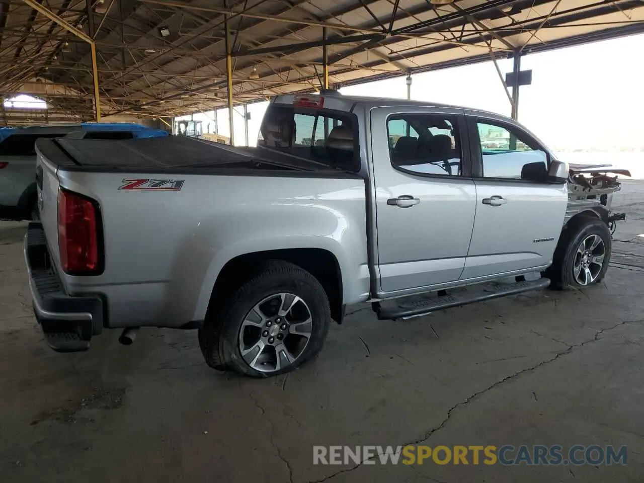 3 Photograph of a damaged car 1GCGSDEN2L1124886 CHEVROLET COLORADO 2020