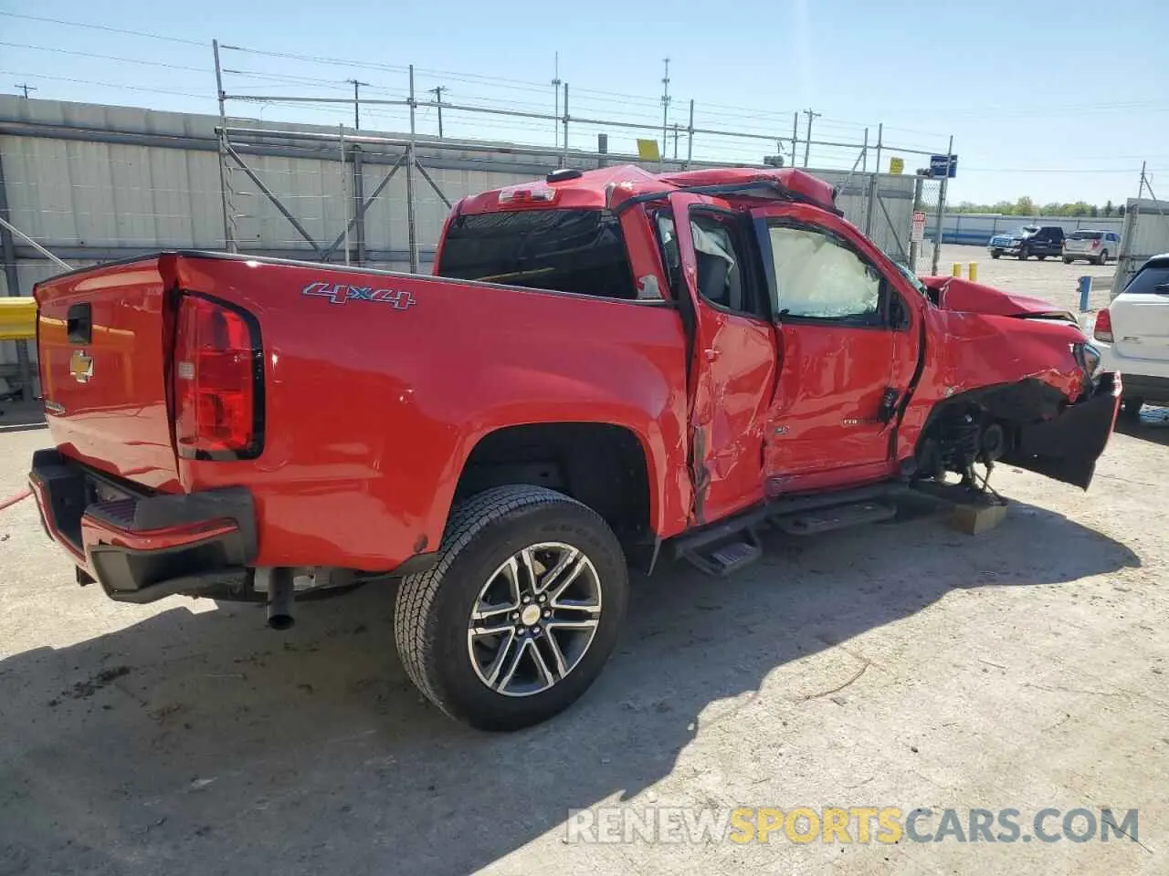 3 Photograph of a damaged car 1GCGTBEN1L1131345 CHEVROLET COLORADO 2020
