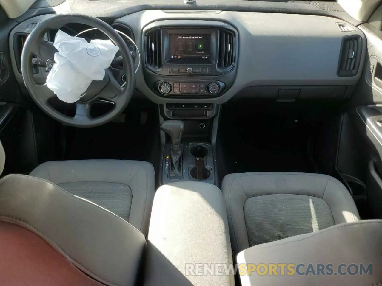 8 Photograph of a damaged car 1GCGTBEN2L1100394 CHEVROLET COLORADO 2020