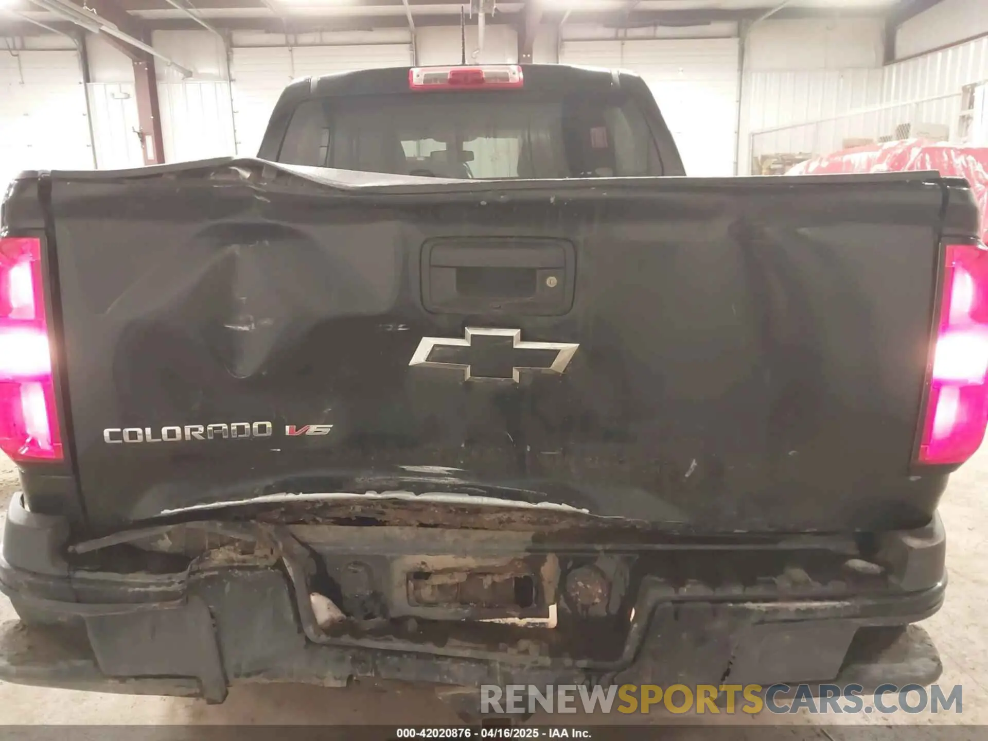 6 Photograph of a damaged car 1GCGTBEN2L1178464 CHEVROLET COLORADO 2020