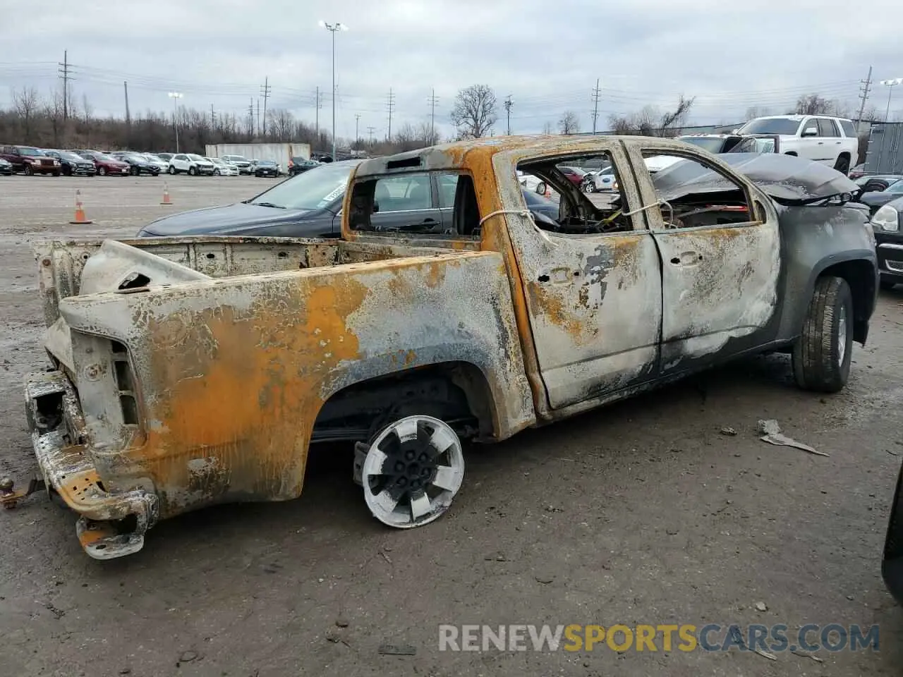 3 Photograph of a damaged car 1GCGTBEN4L1113616 CHEVROLET COLORADO 2020