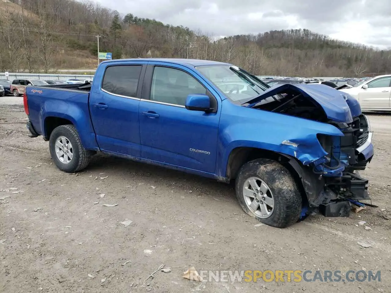 4 Photograph of a damaged car 1GCGTBEN4L1130643 CHEVROLET COLORADO 2020