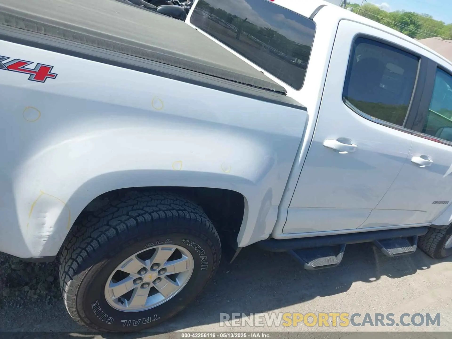 18 Photograph of a damaged car 1GCGTBEN4L1227194 CHEVROLET COLORADO 2020