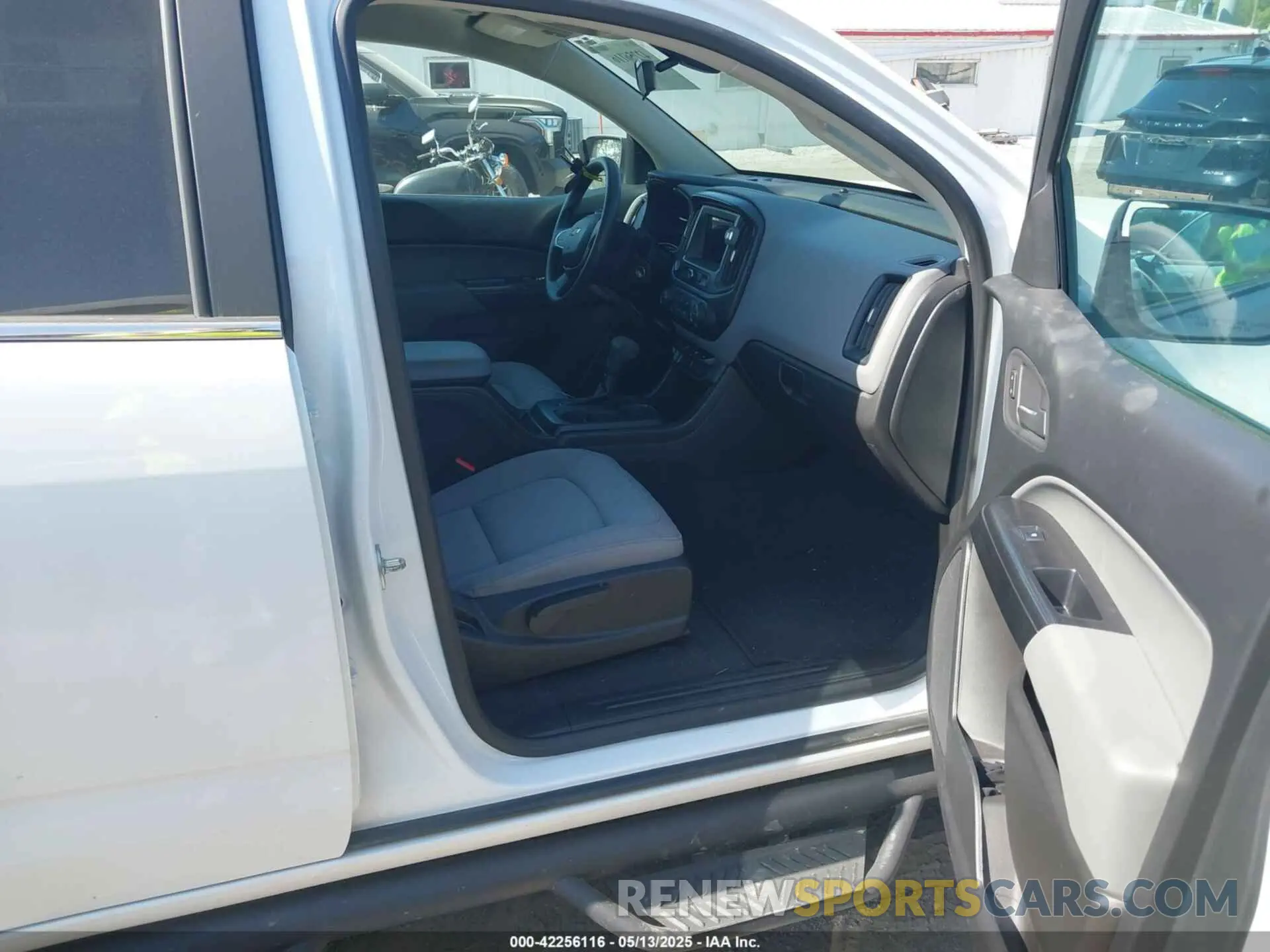 5 Photograph of a damaged car 1GCGTBEN4L1227194 CHEVROLET COLORADO 2020